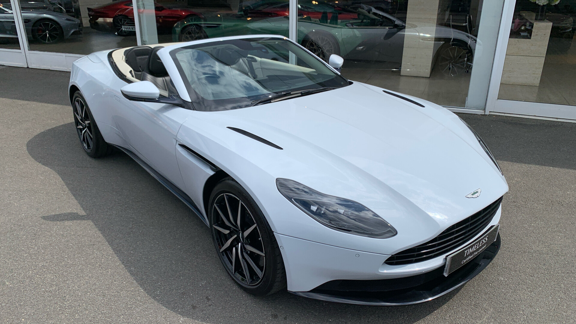 Aston Martin DB11