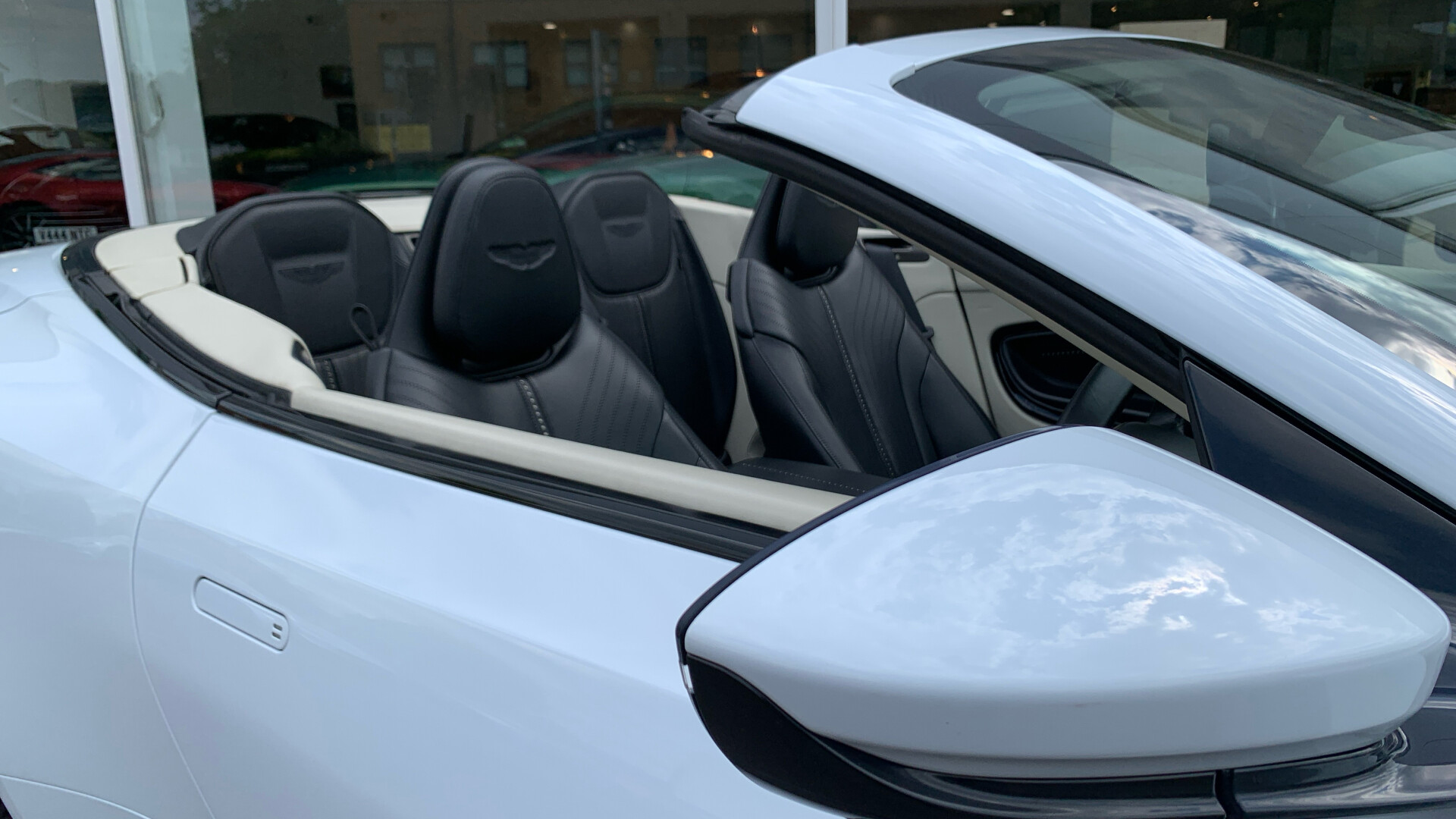 Aston Martin DB11