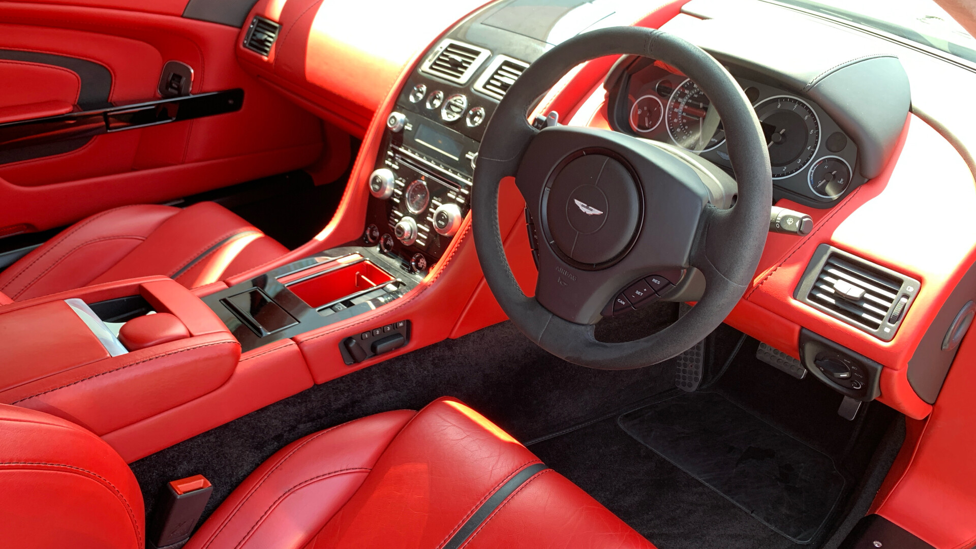 Aston Martin Vantage