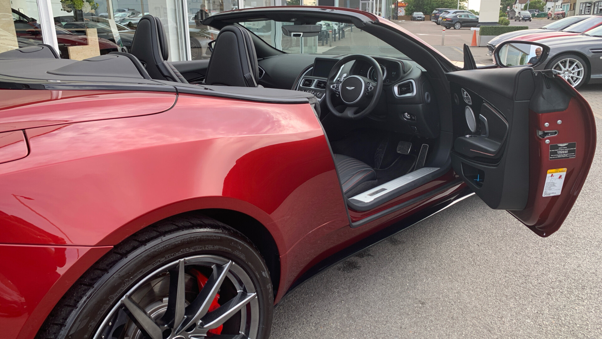 Aston Martin DB11