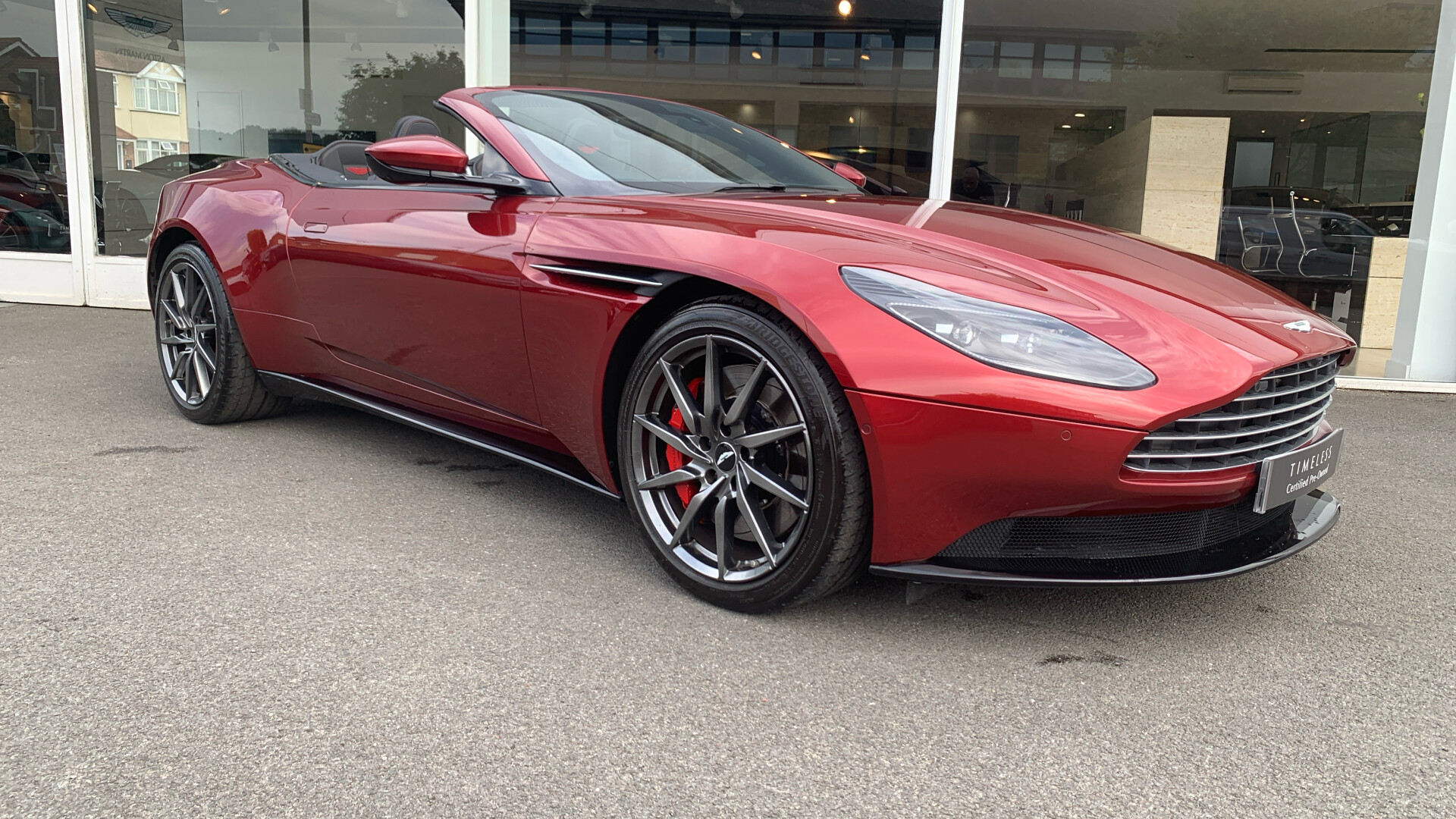 Aston Martin DB11