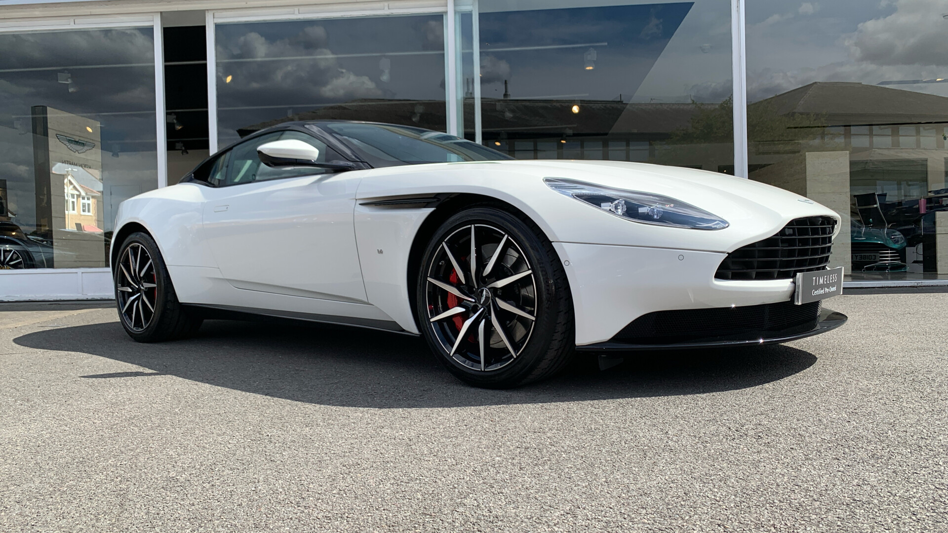 Aston Martin DB11