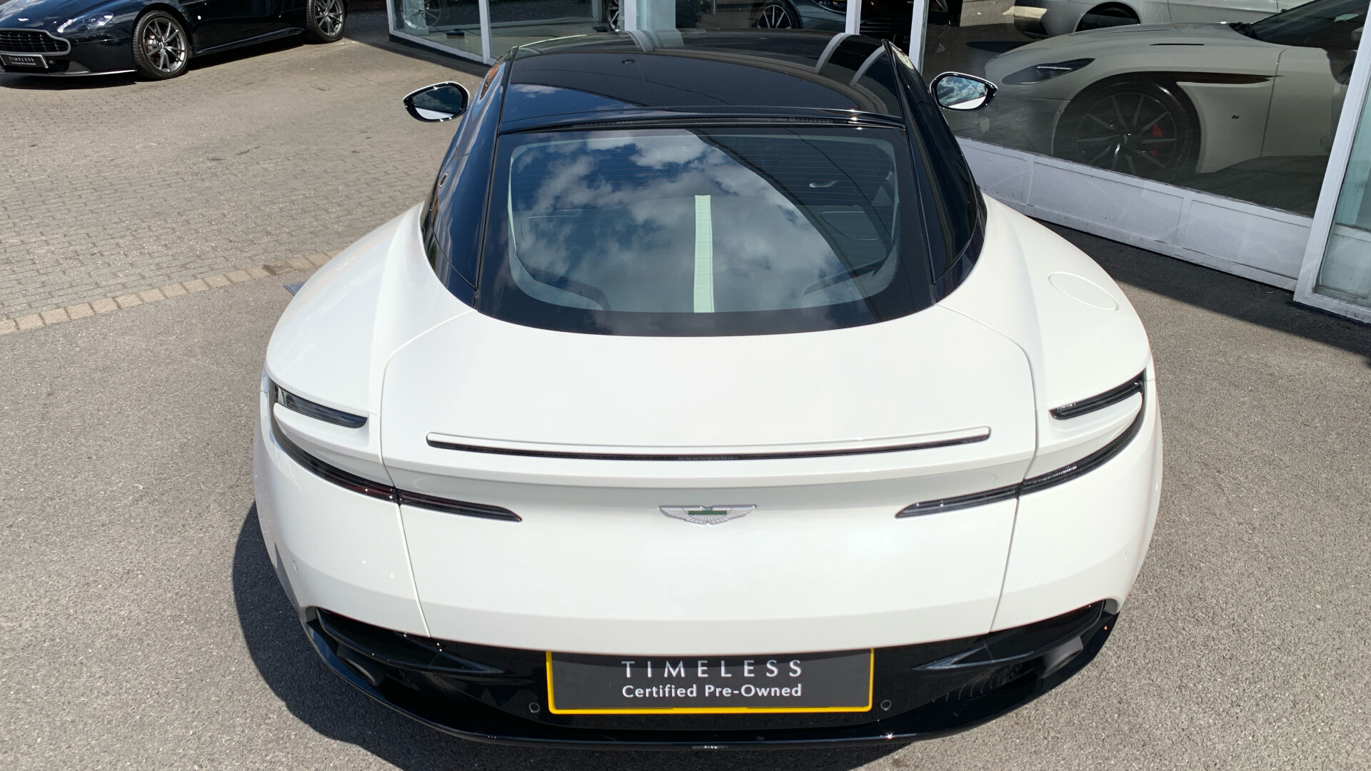 Aston Martin DB11