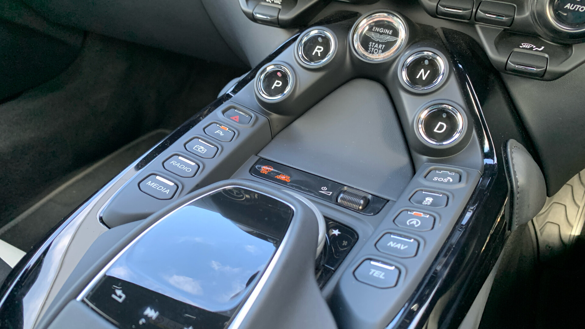 Aston Martin Vantage