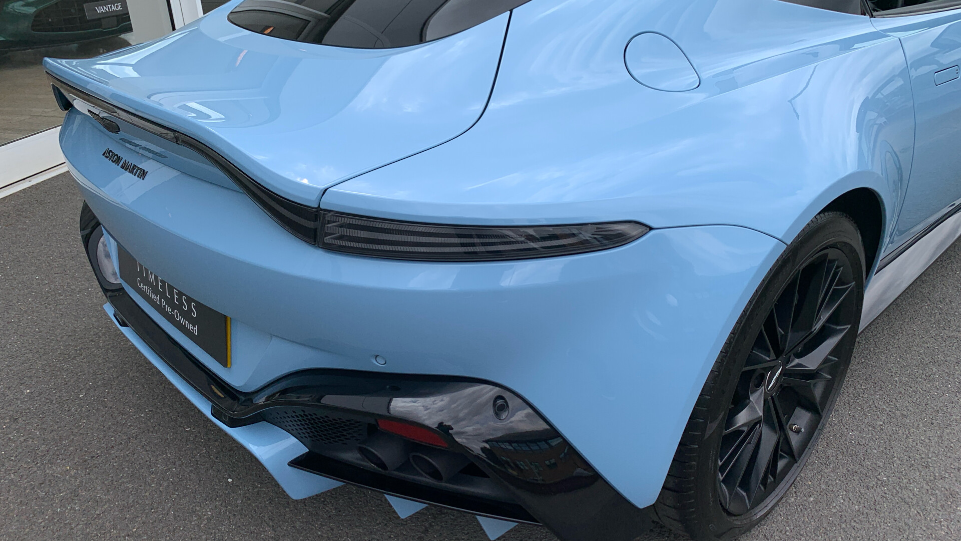 Aston Martin Vantage