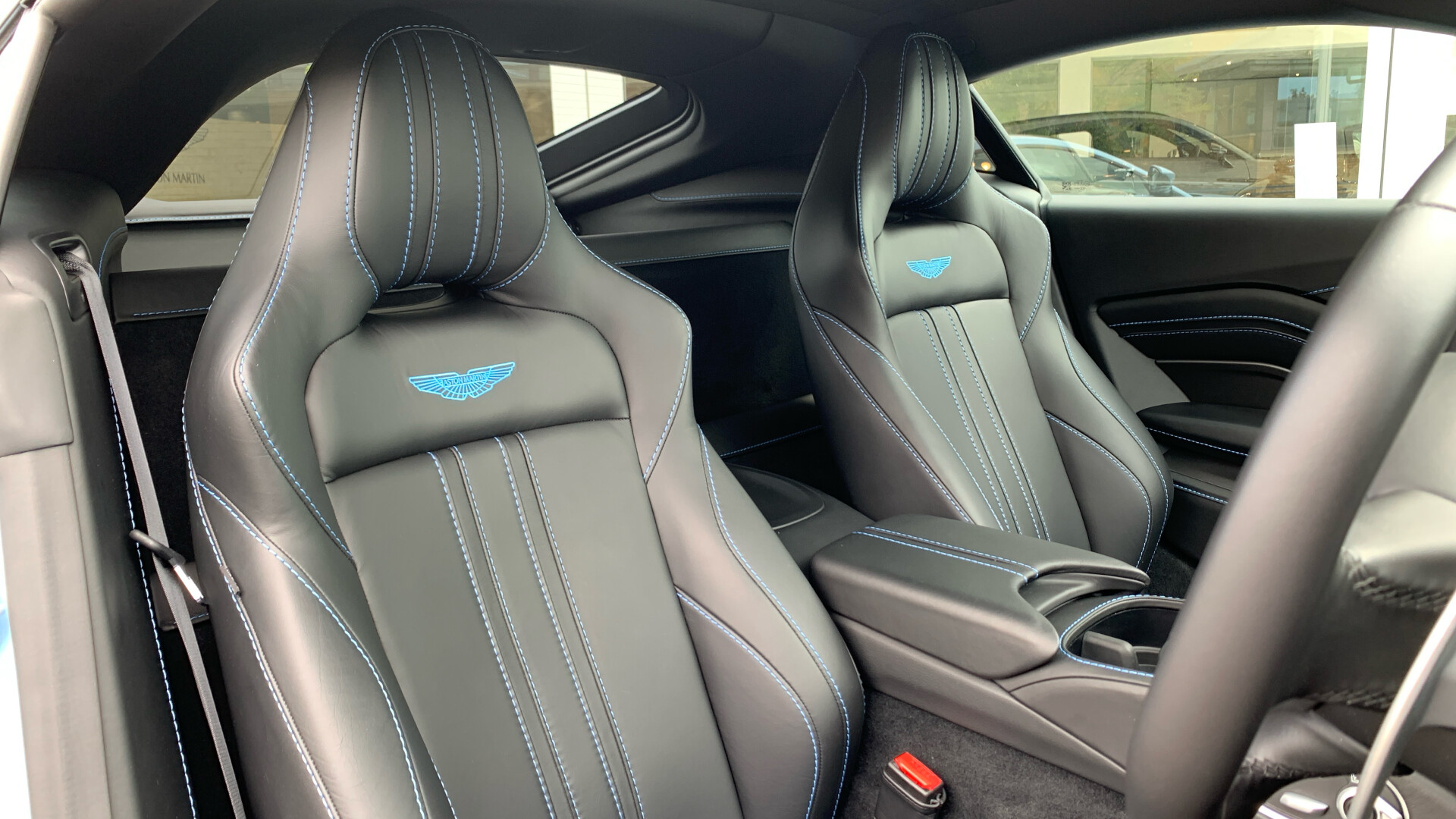 Aston Martin Vantage