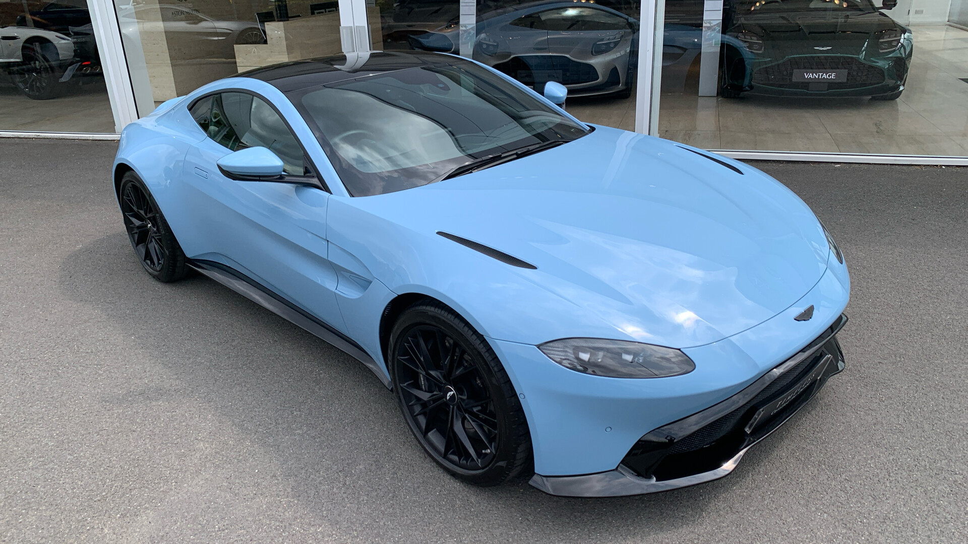 Aston Martin Vantage