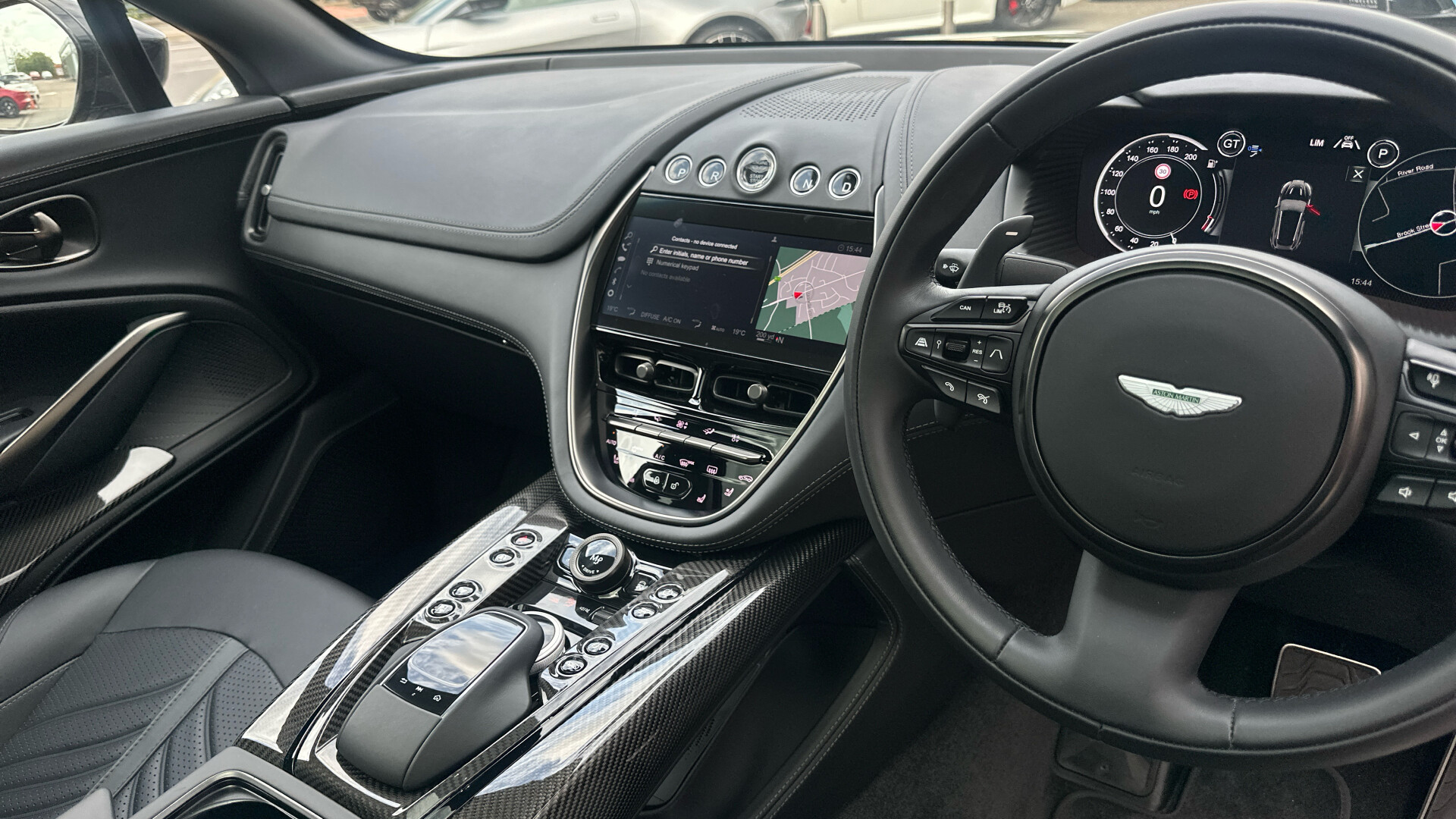 Aston Martin DBX