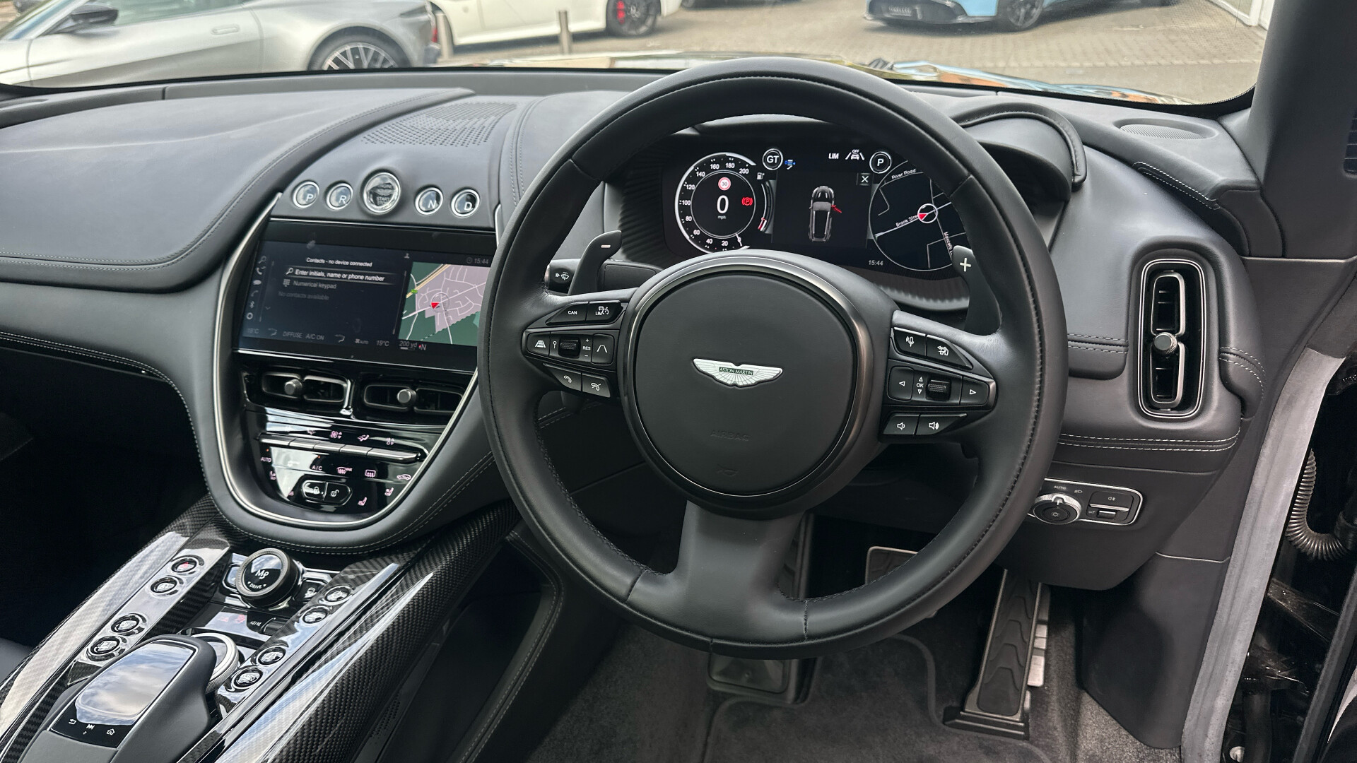 Aston Martin DBX