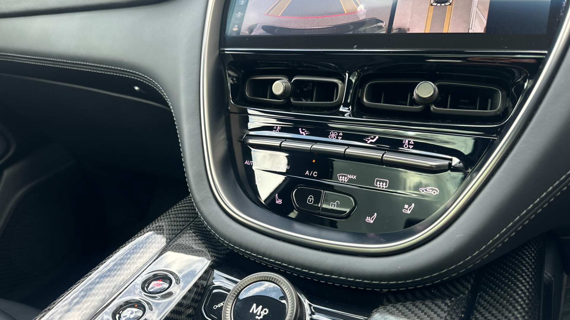 Aston Martin DBX