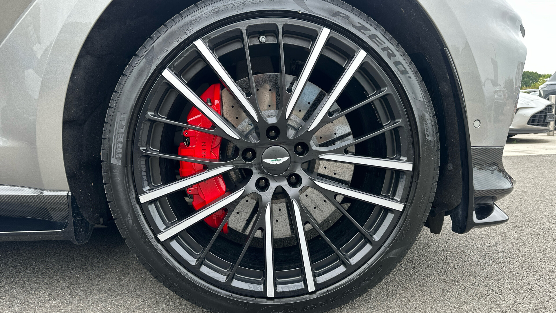 Aston Martin DBX