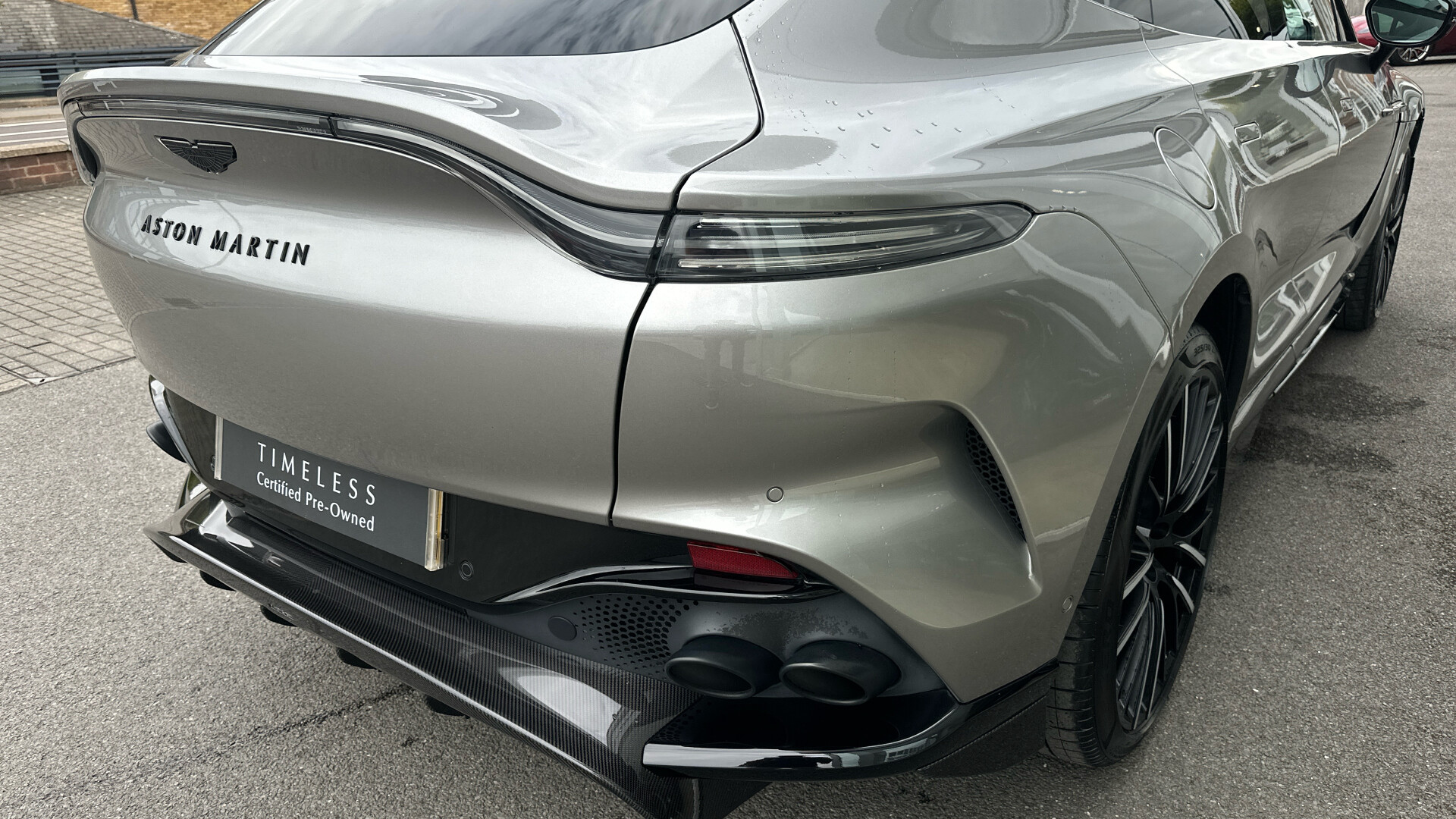 Aston Martin DBX