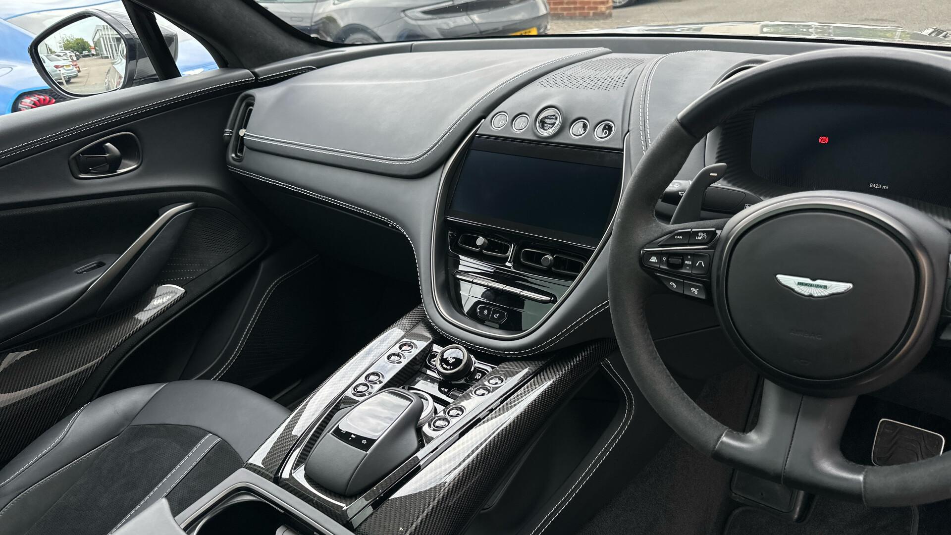 Aston Martin DBX