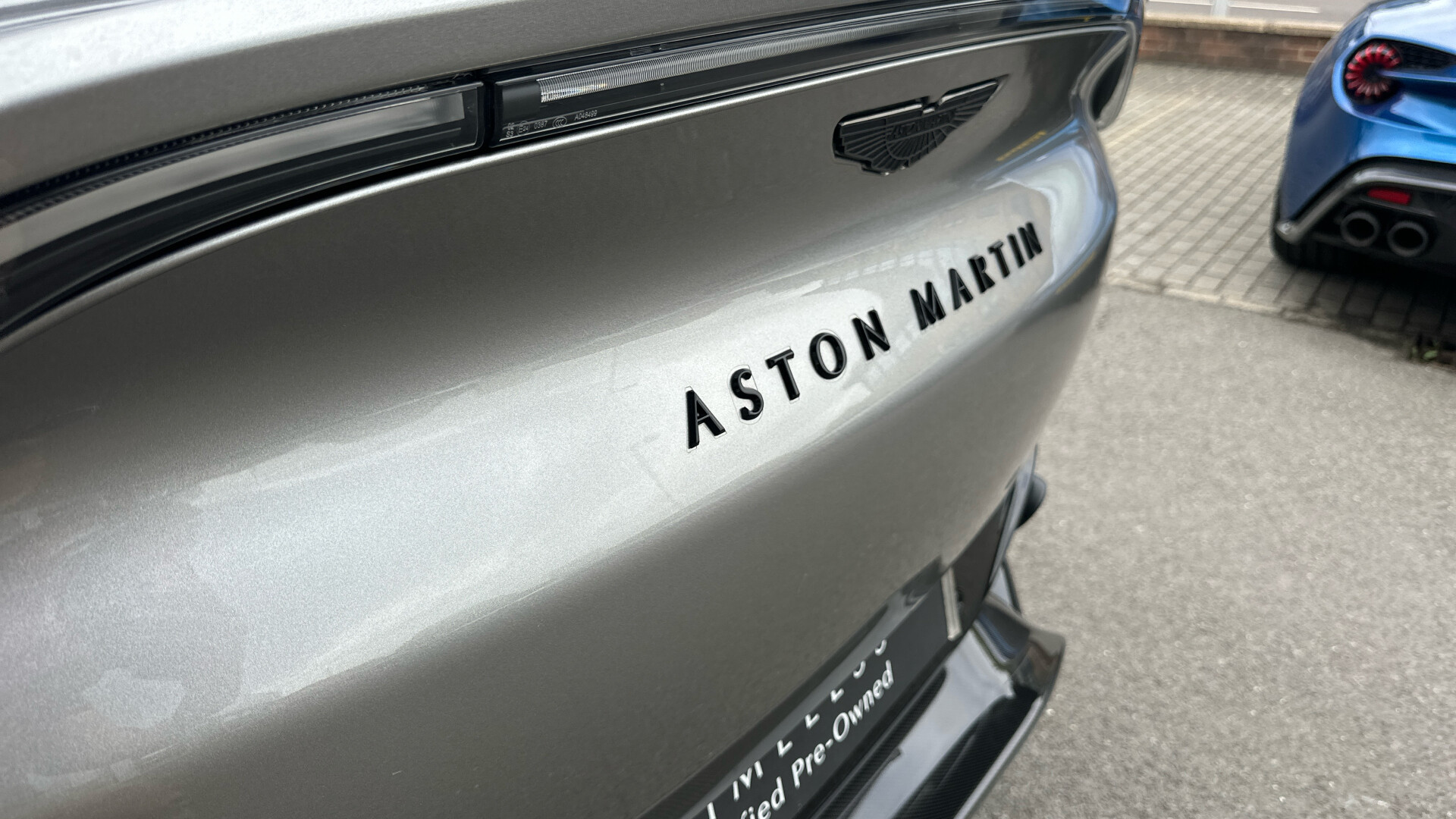 Aston Martin DBX