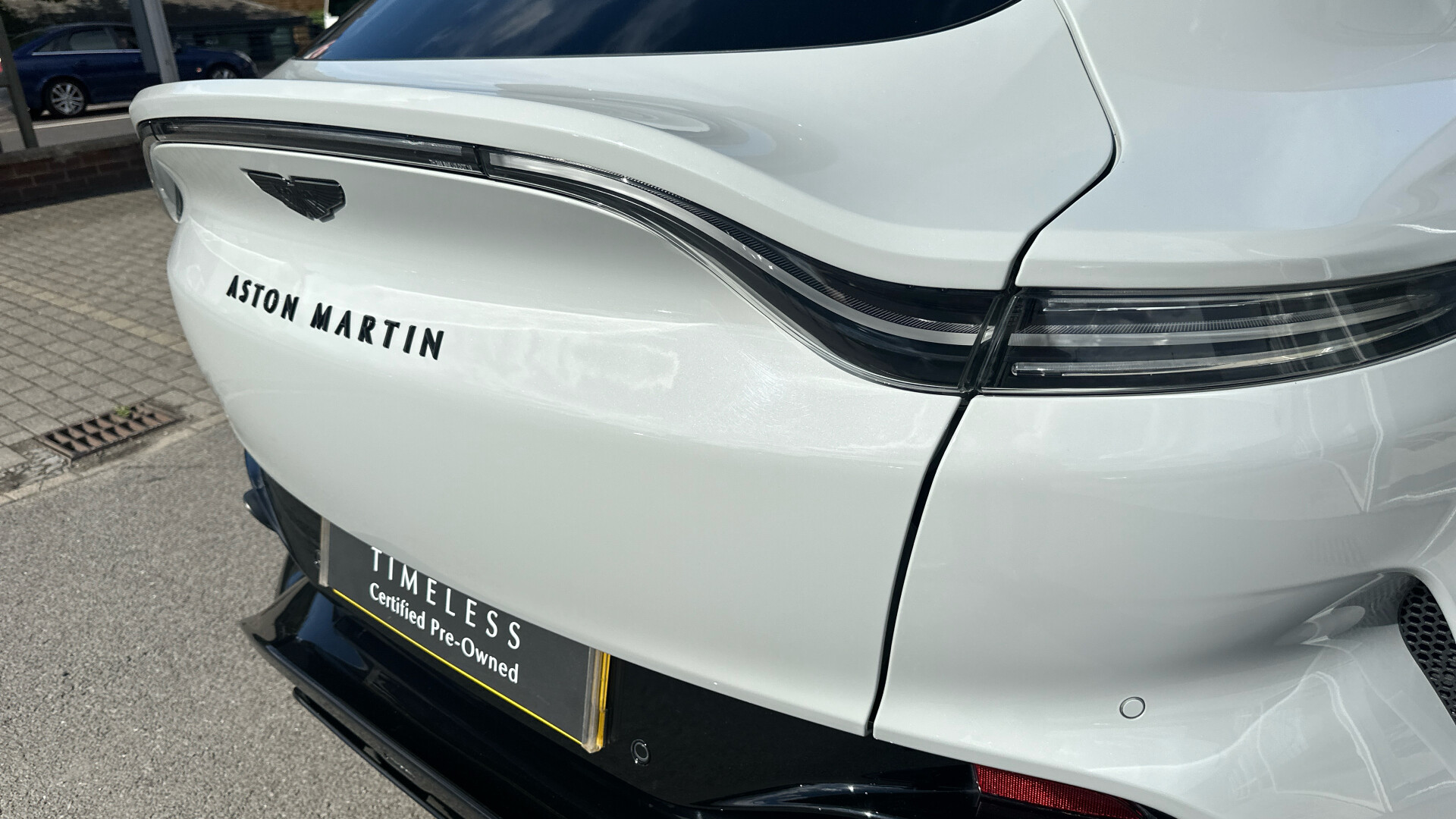 Aston Martin DBX