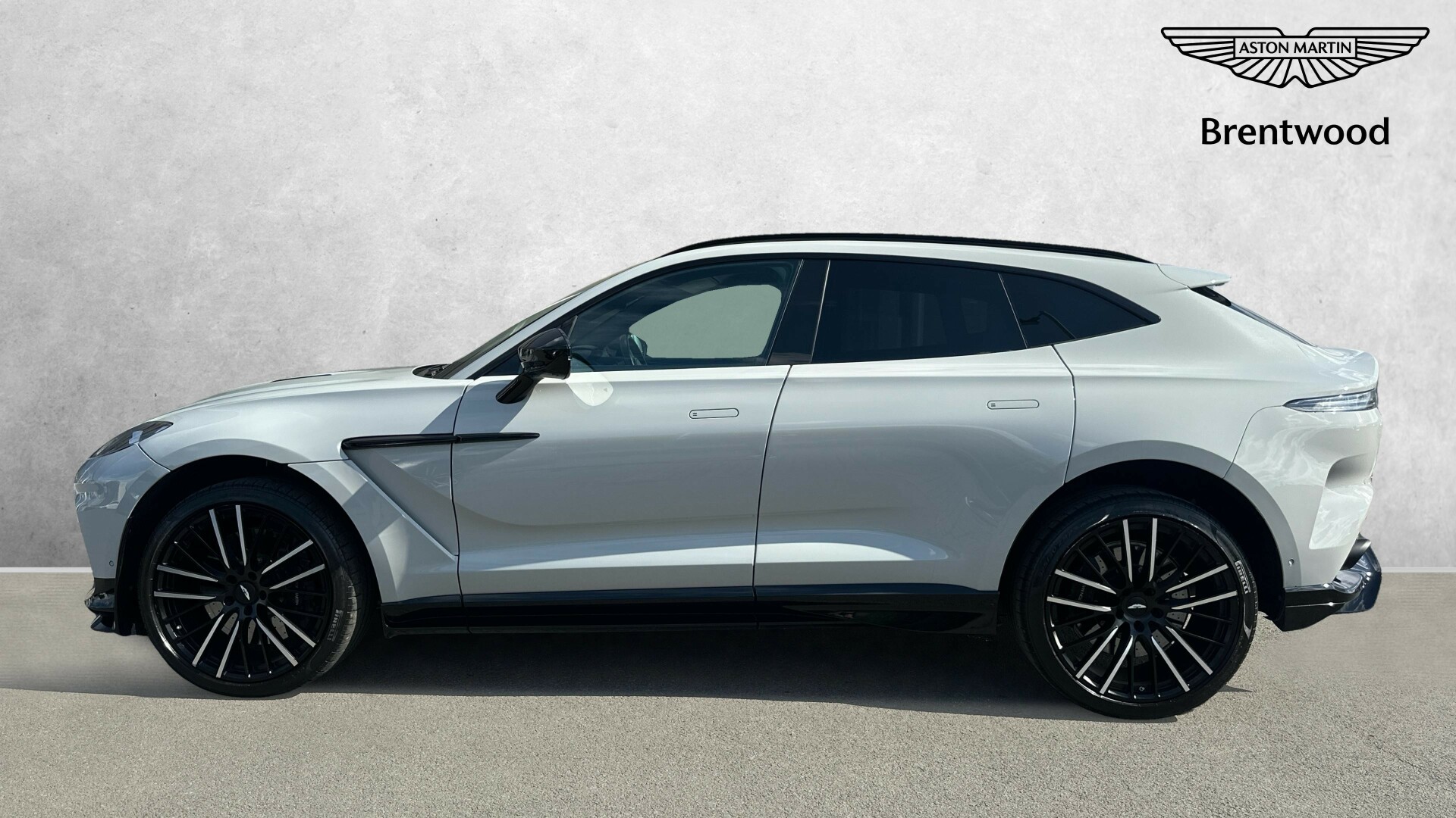 Aston Martin DBX