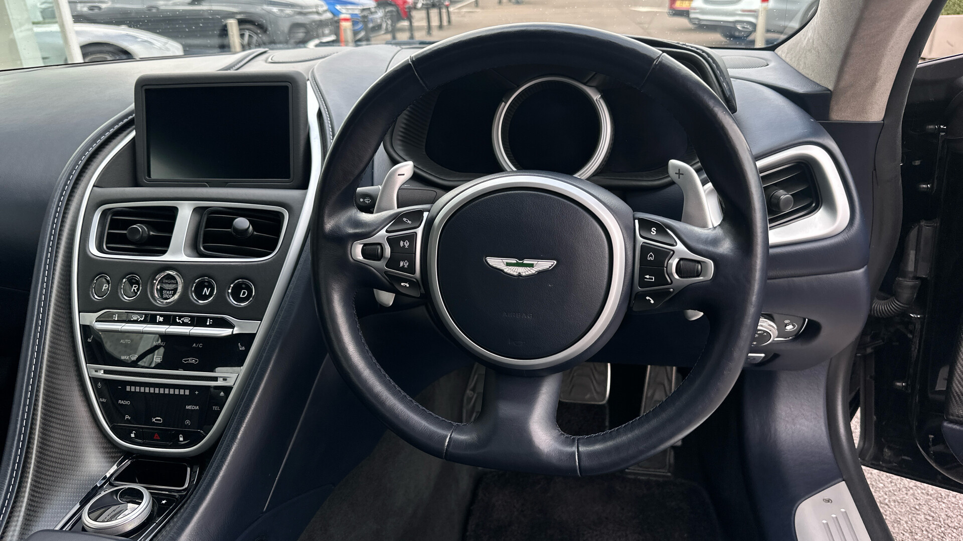Aston Martin DB11