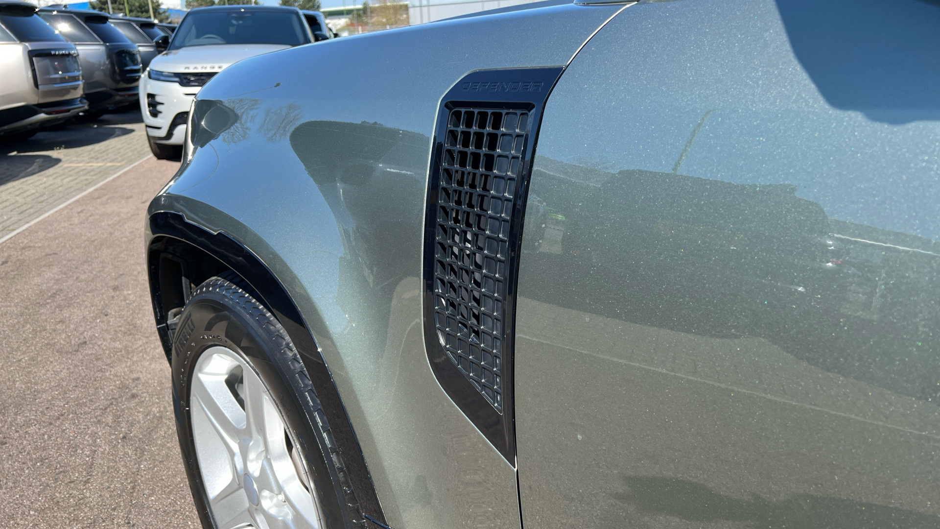Land Rover Defender