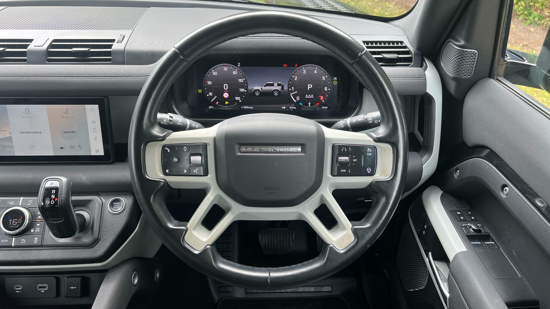 Land Rover Defender
