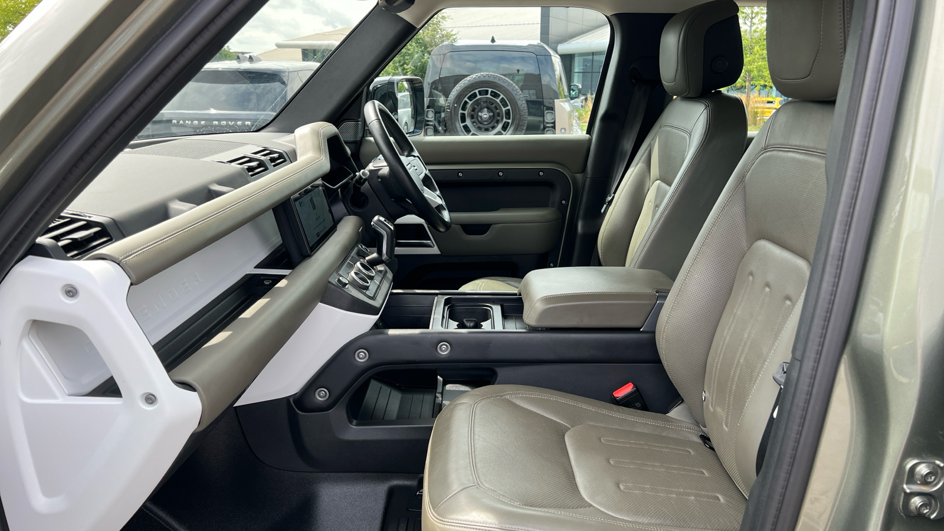 Land Rover Defender