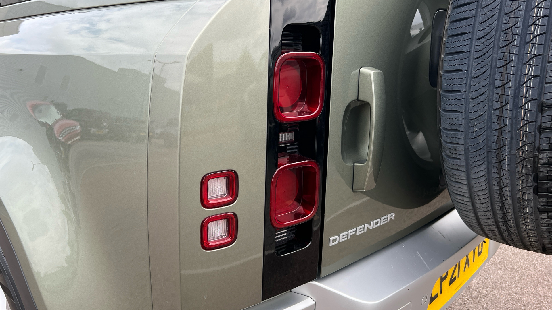 Land Rover Defender