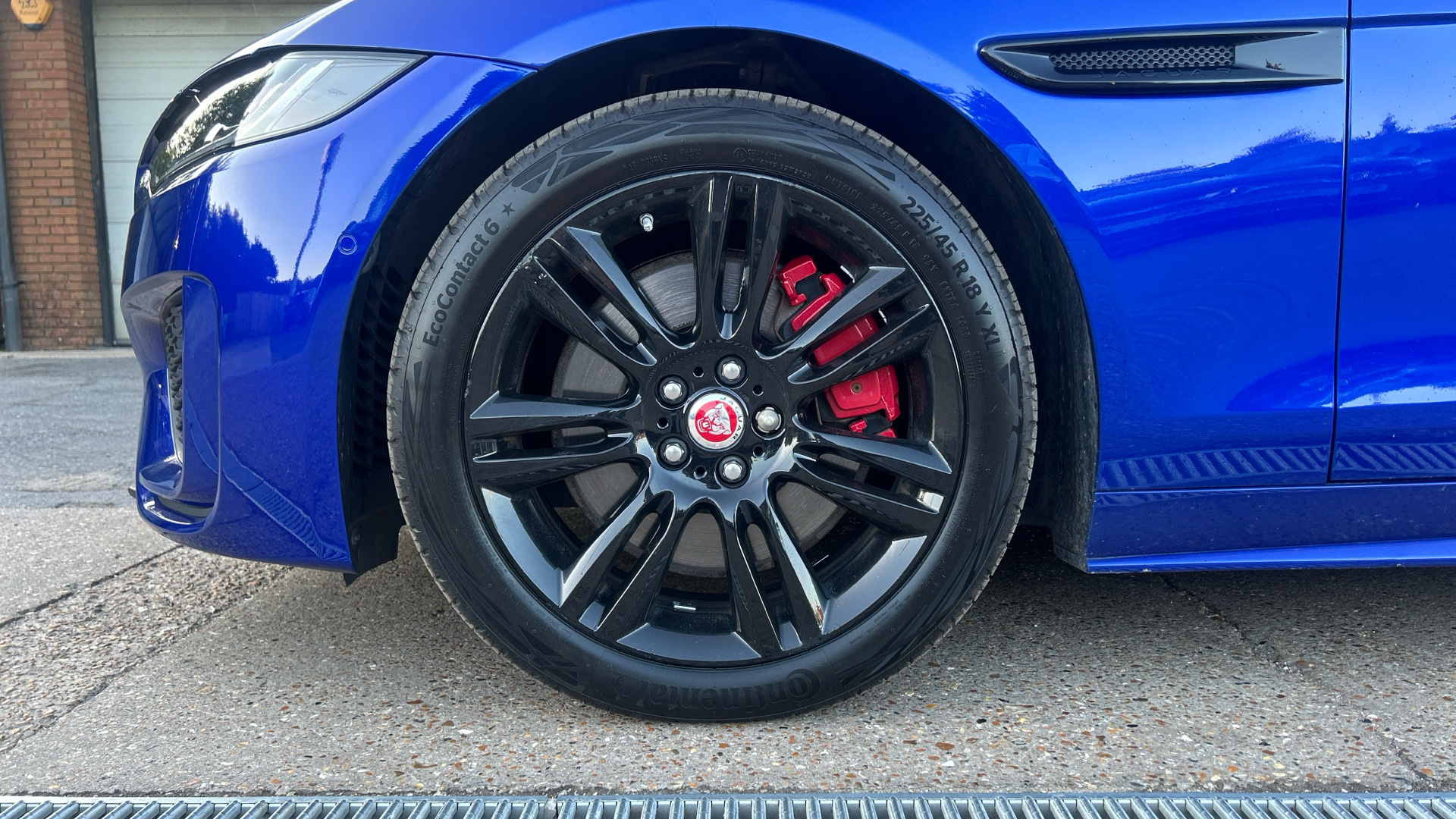 Jaguar XE