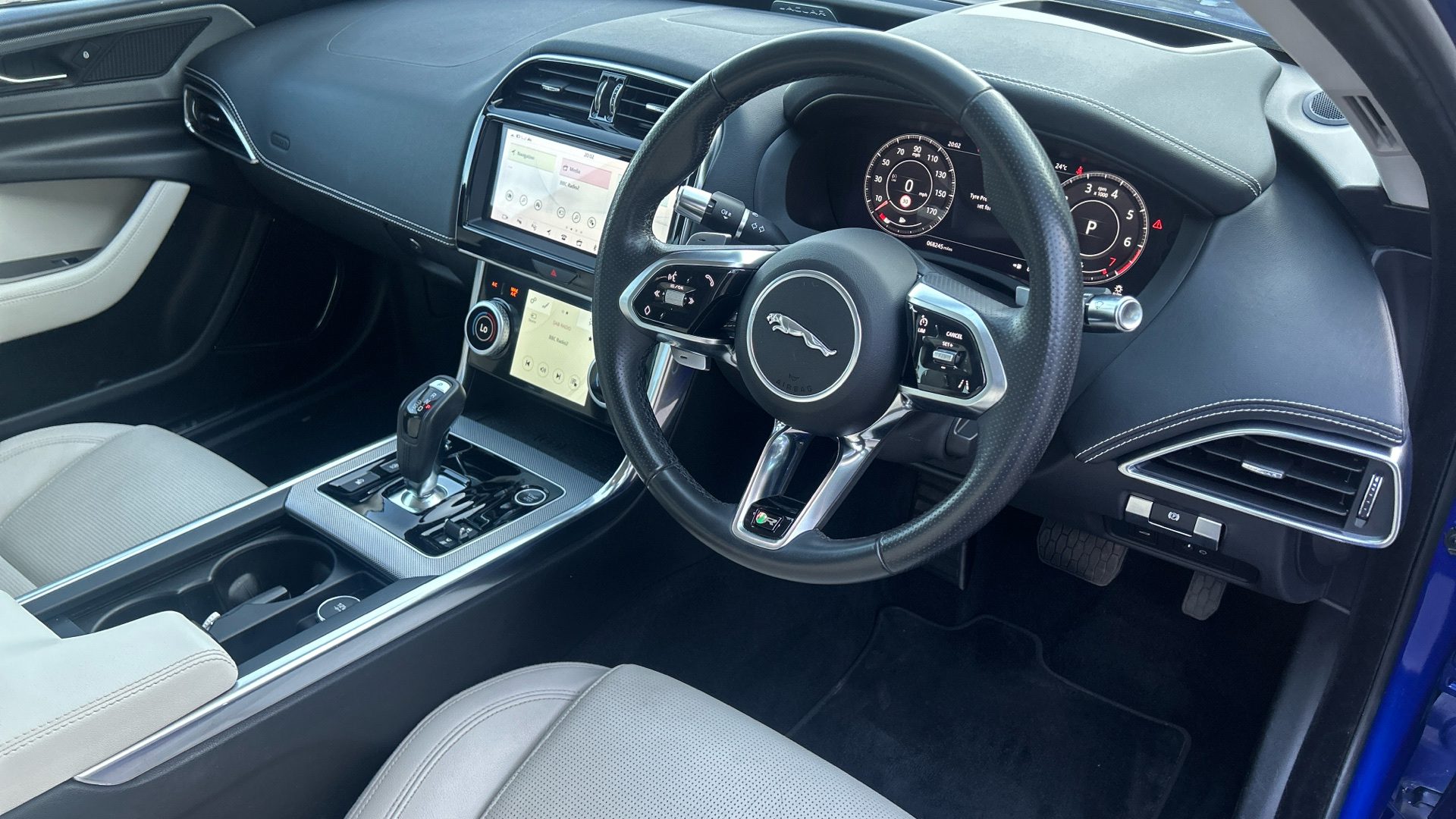 Jaguar XE
