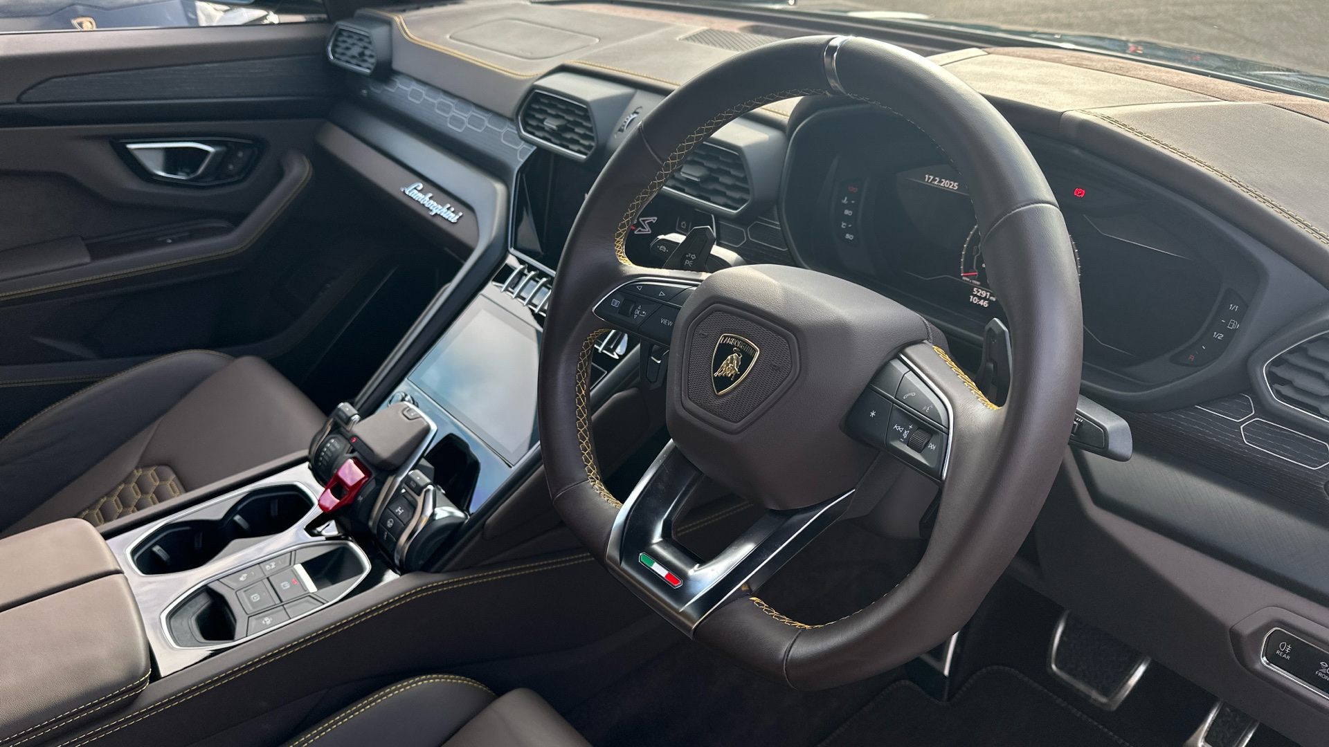 Lamborghini URUS