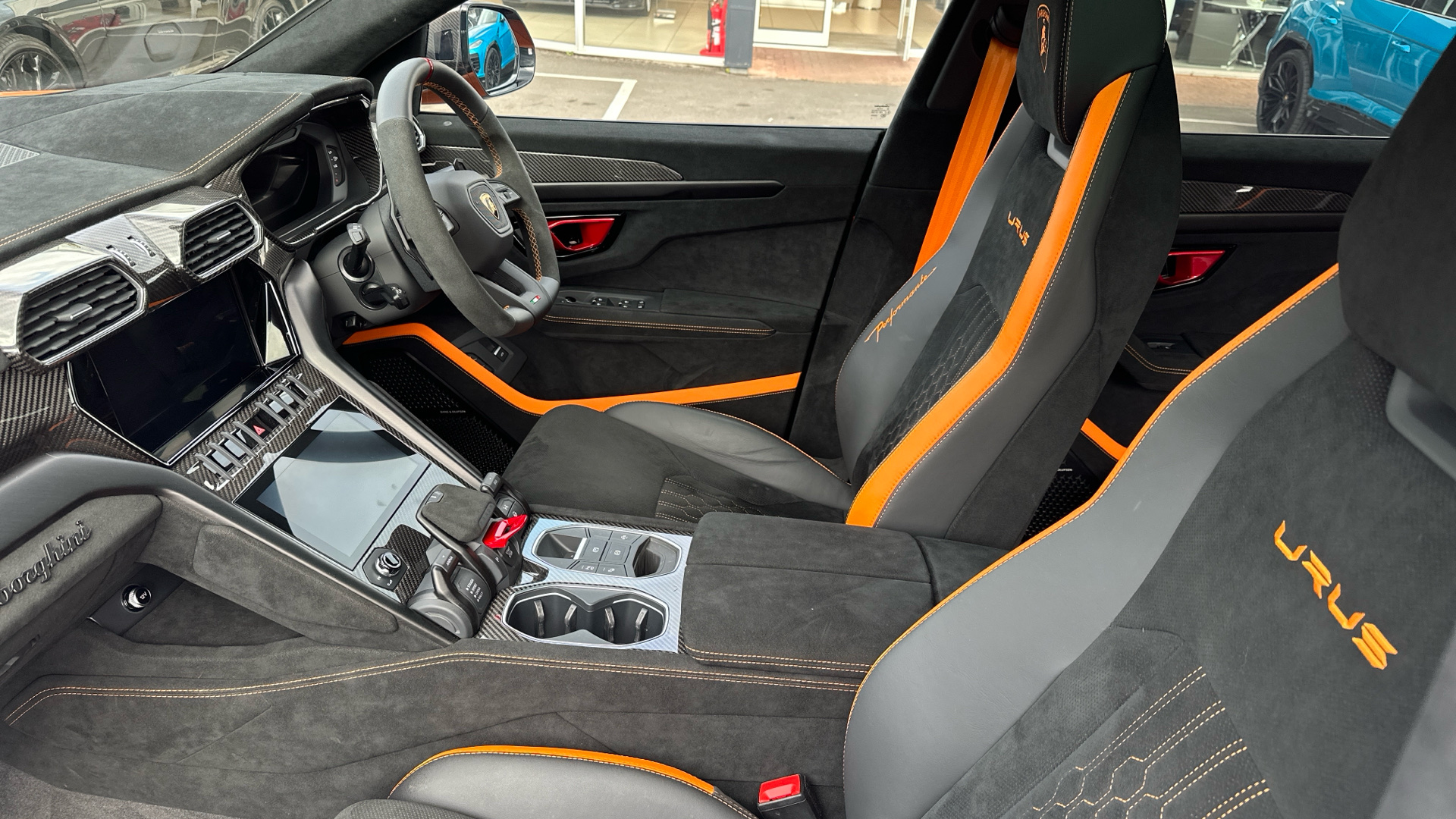 Lamborghini URUS