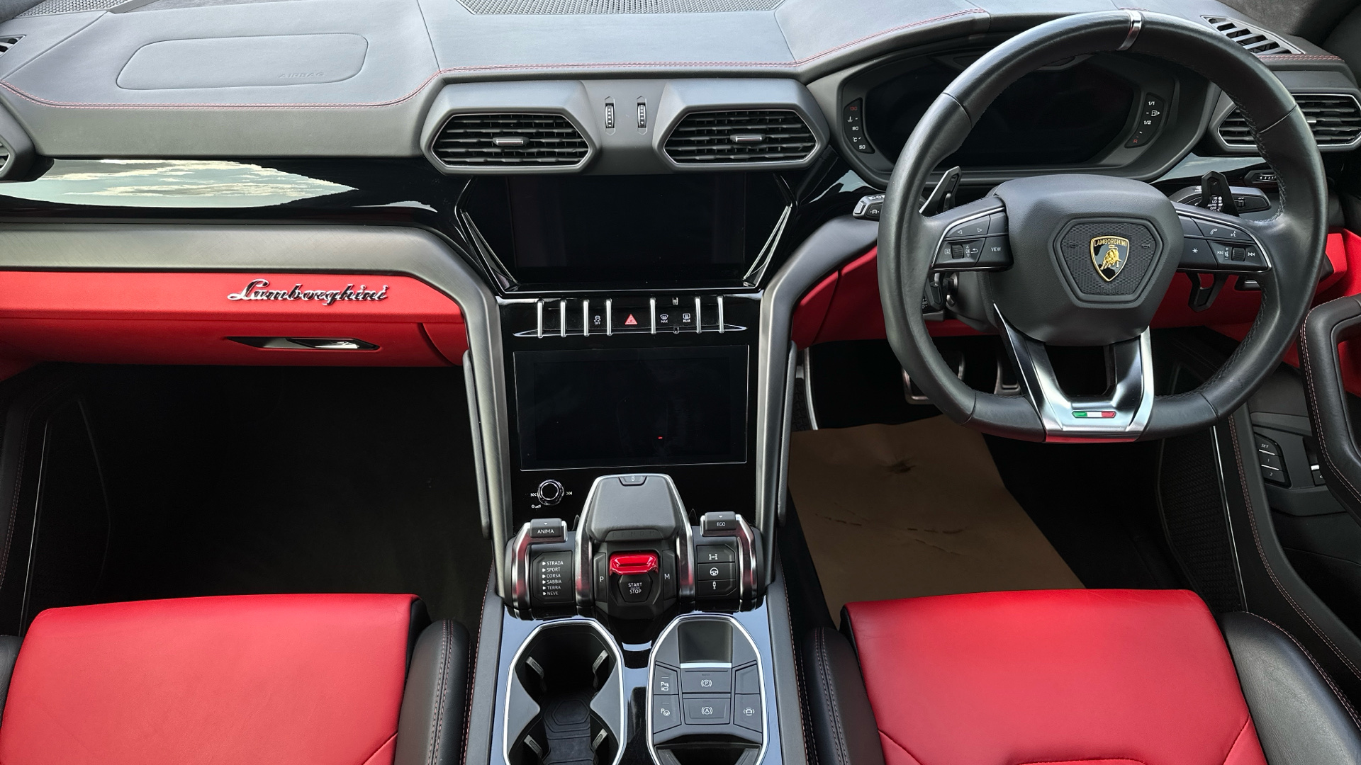 Lamborghini URUS
