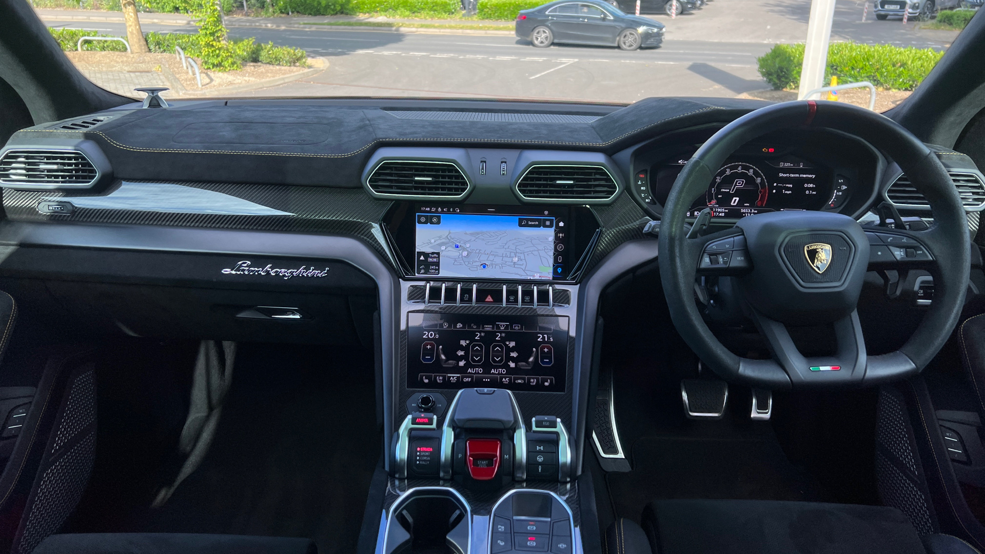 Lamborghini URUS