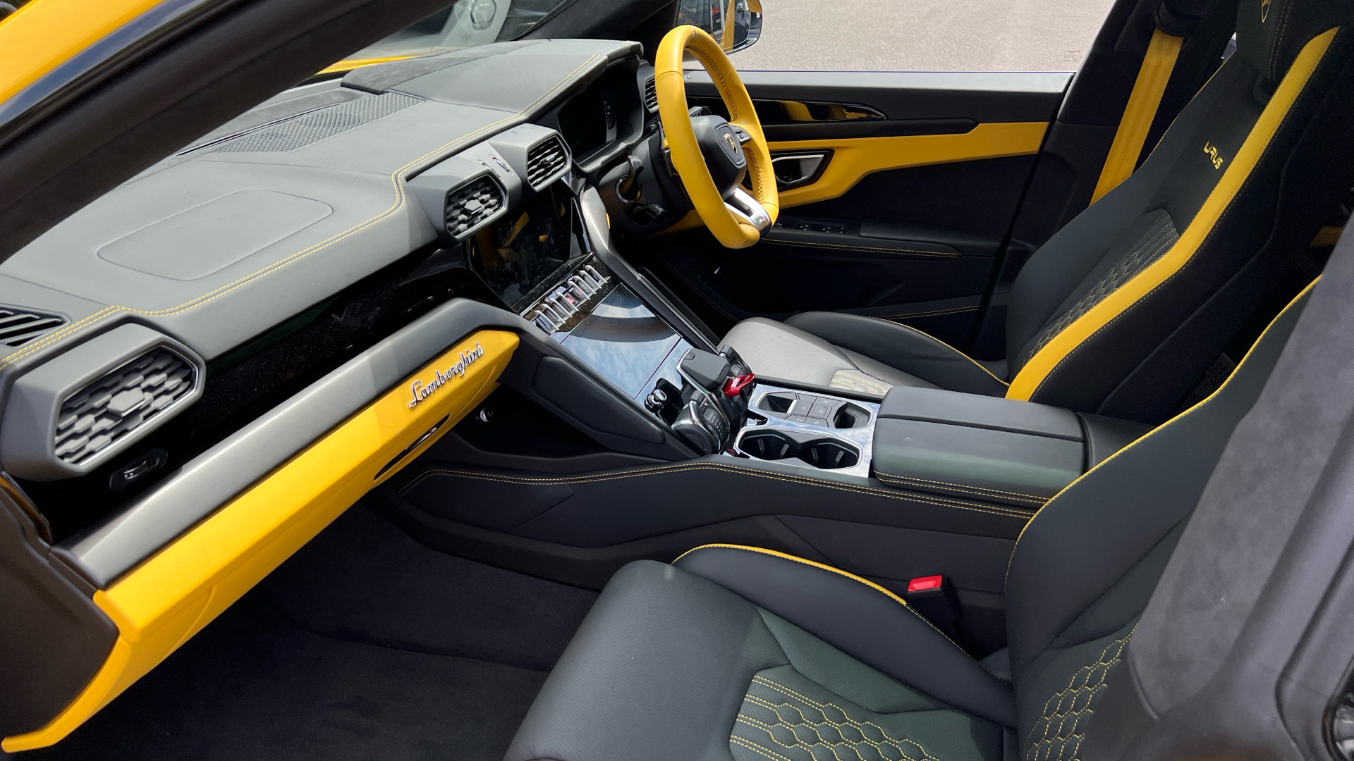 Lamborghini URUS