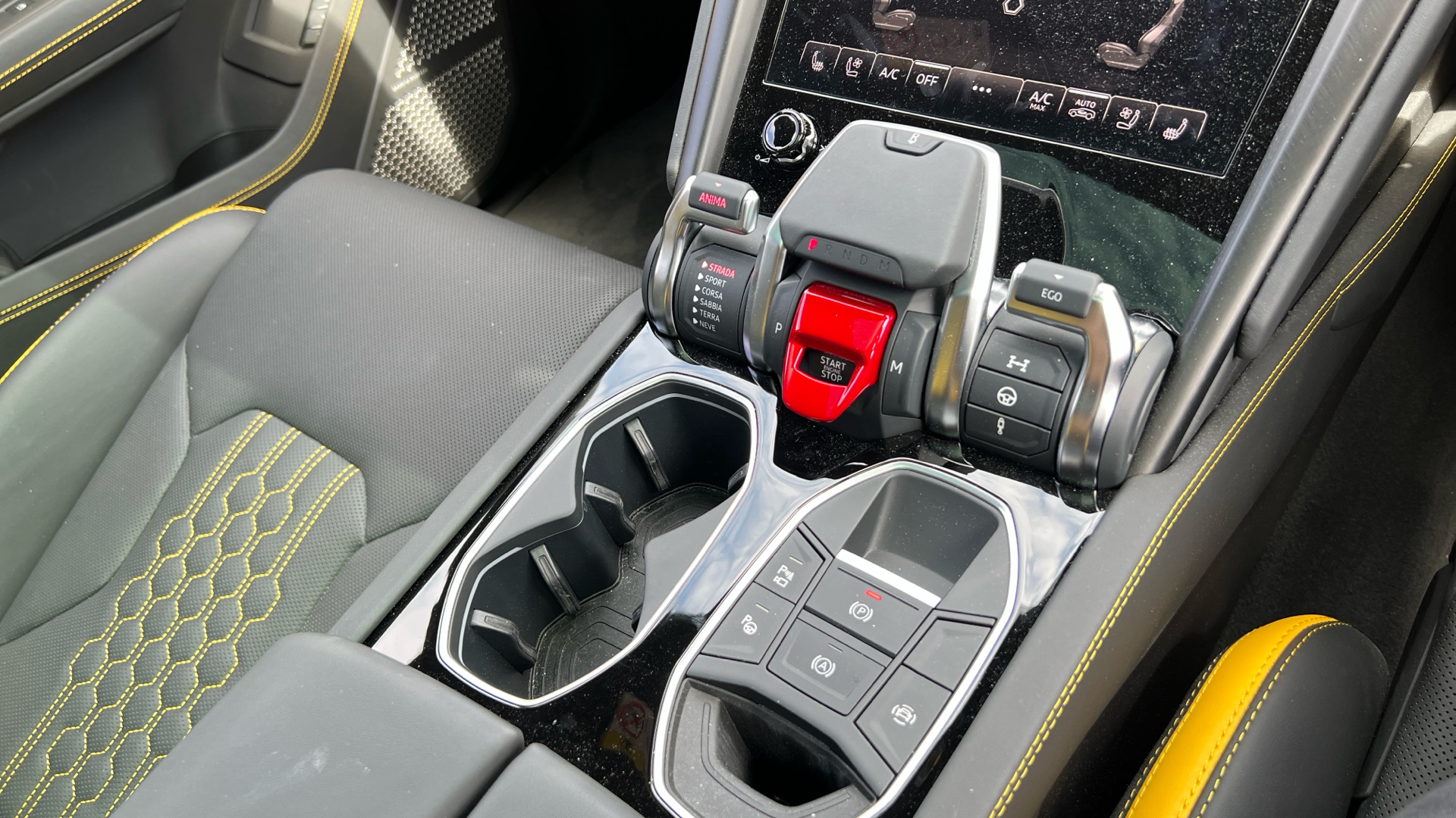 Lamborghini URUS