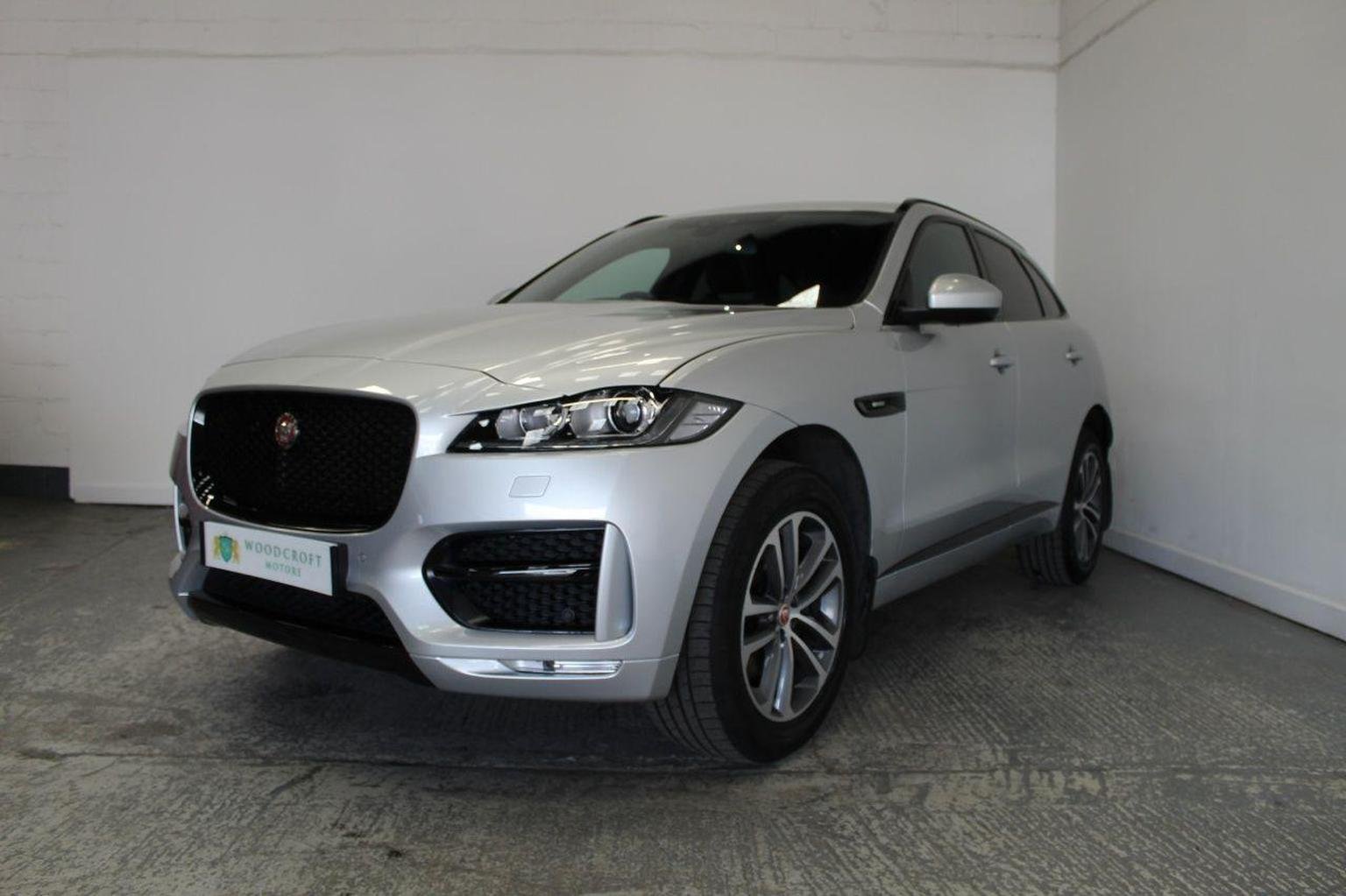 Jaguar F Pace