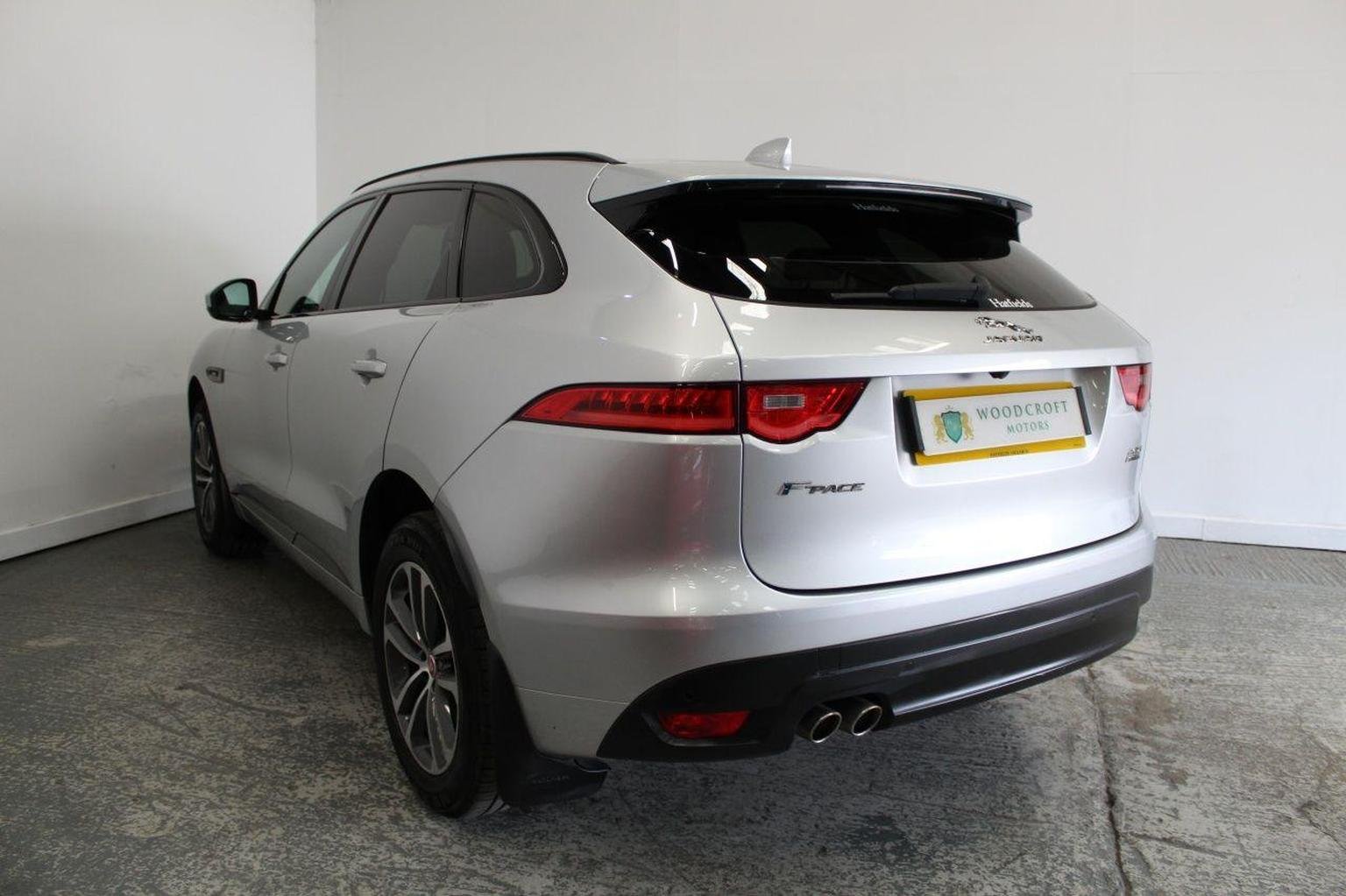 Jaguar F Pace