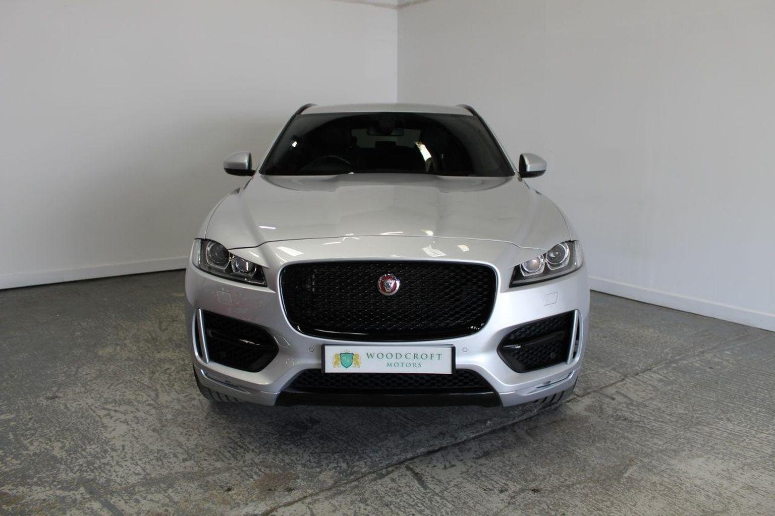 Jaguar F Pace