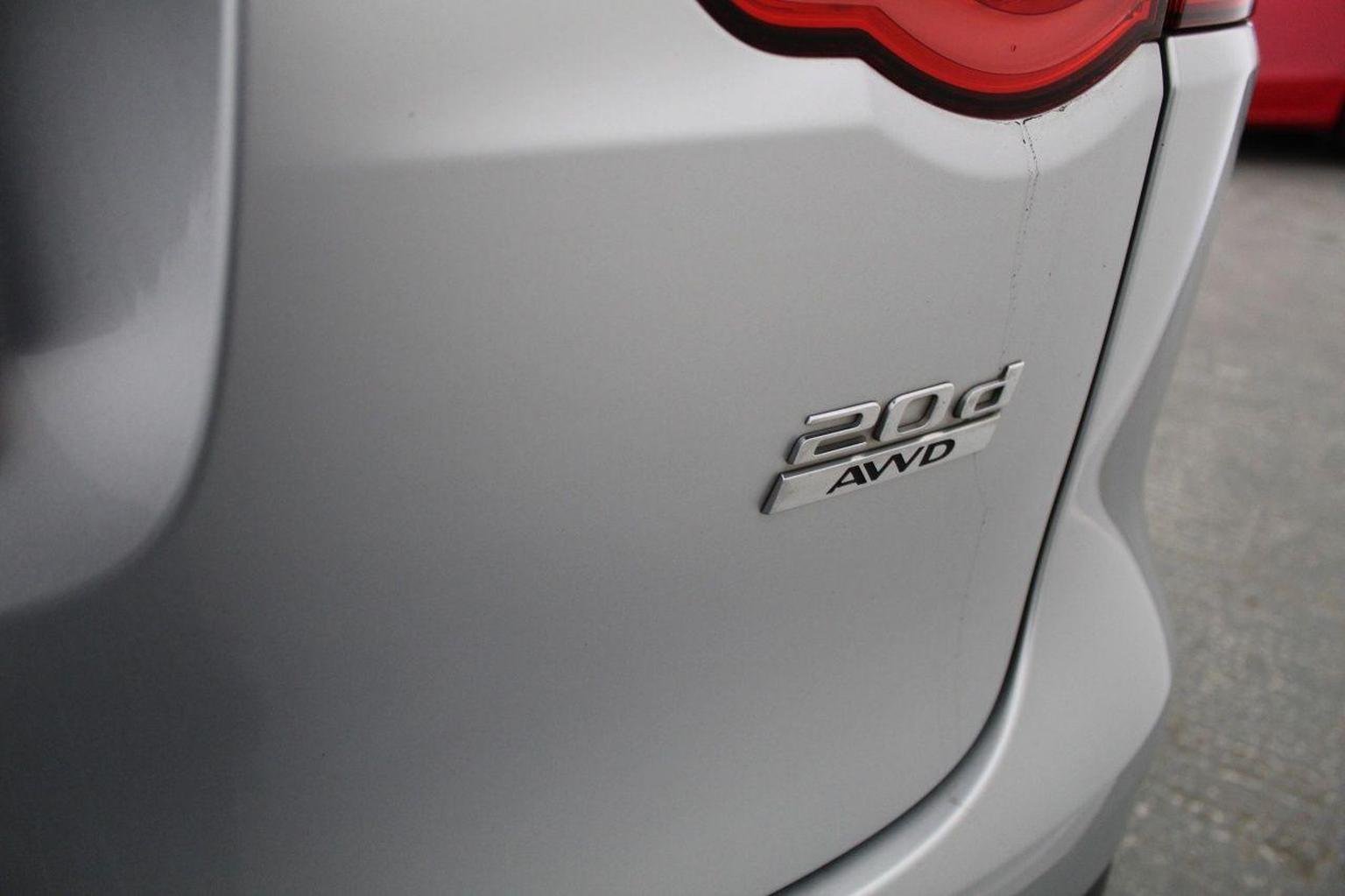 Jaguar F Pace