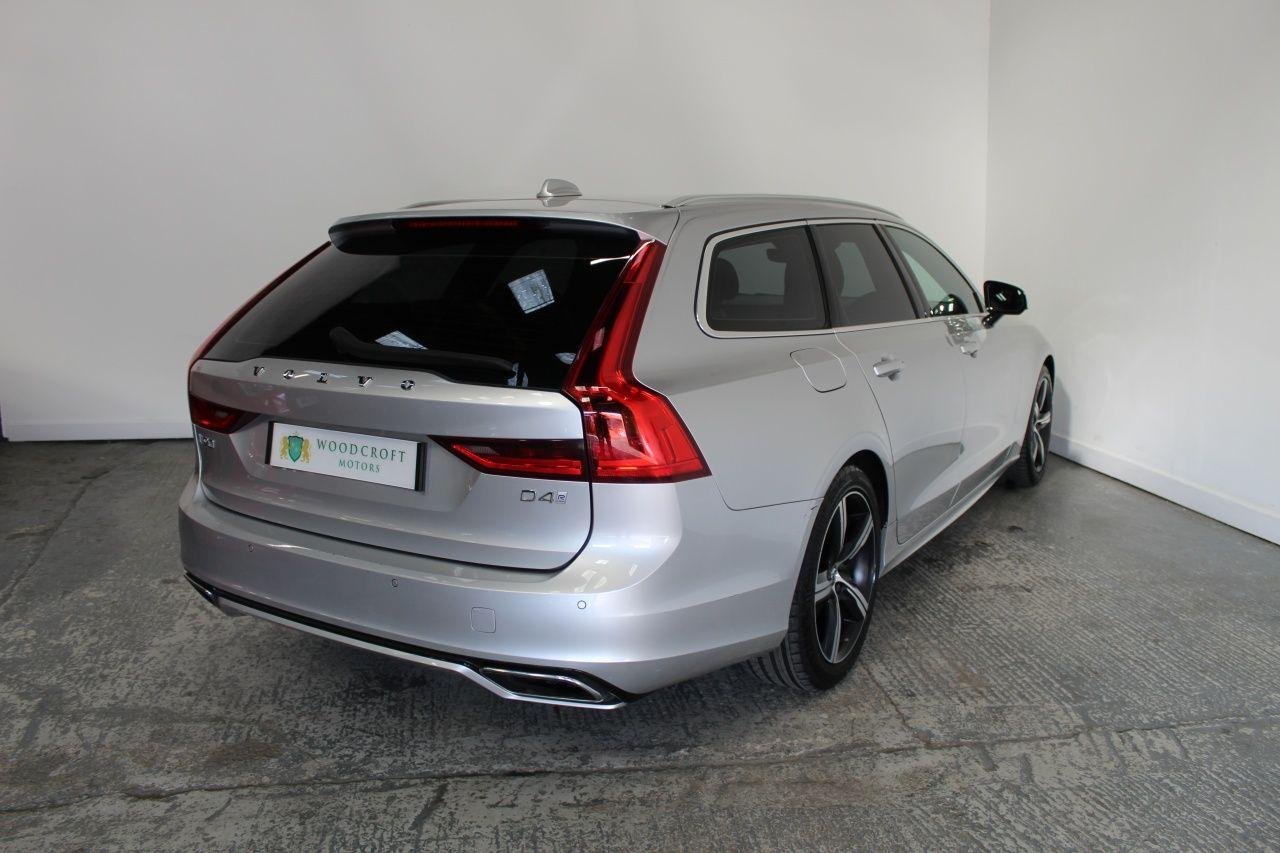 Volvo V90