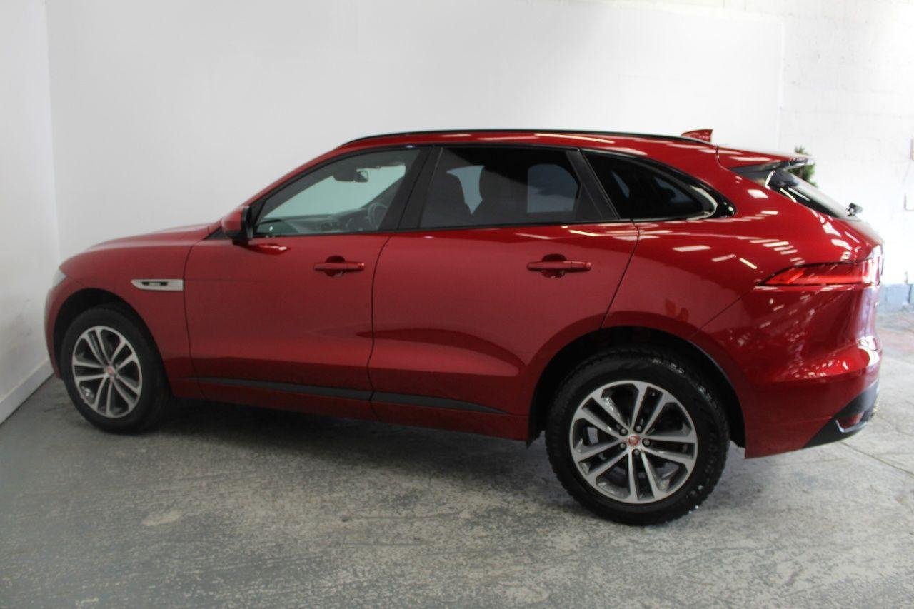 Jaguar F Pace