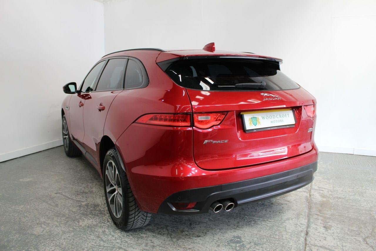 Jaguar F Pace