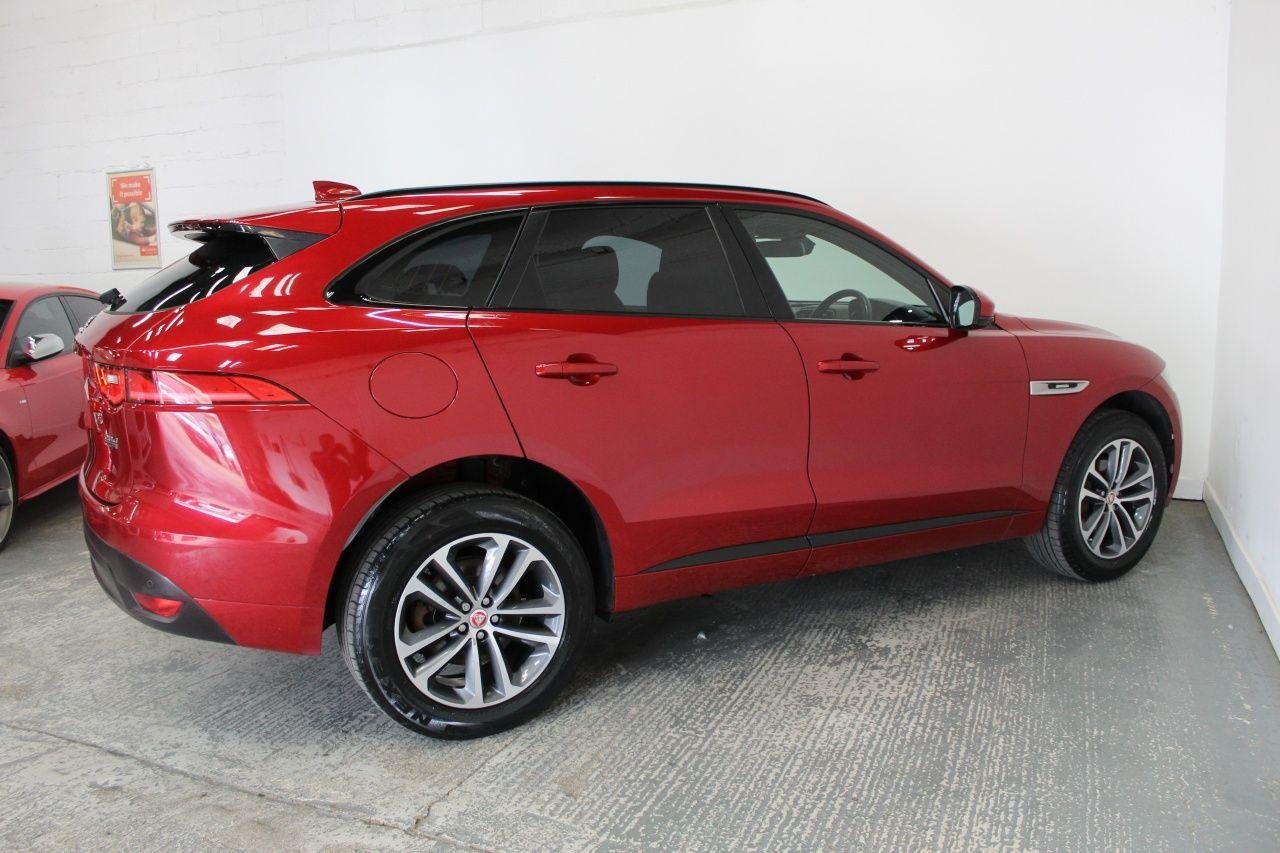 Jaguar F Pace