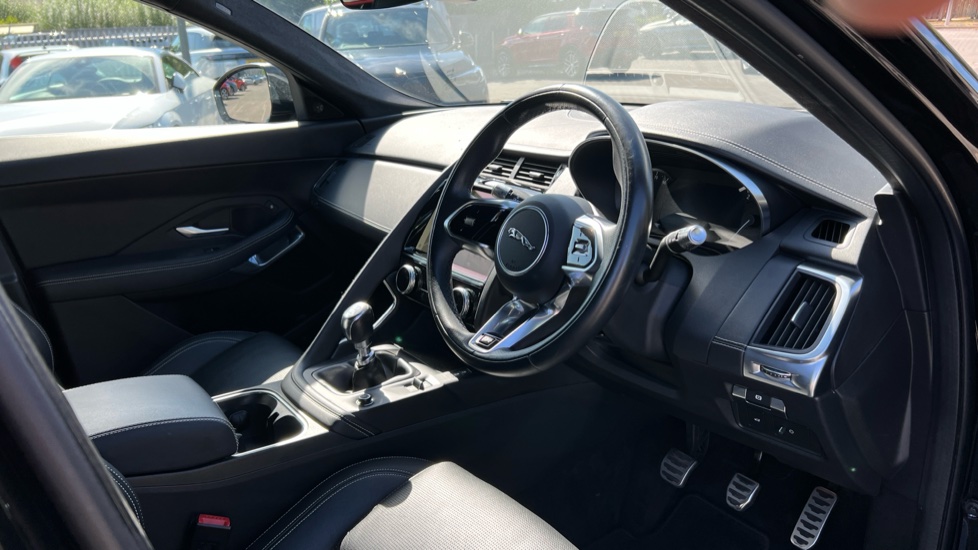 Jaguar E Pace