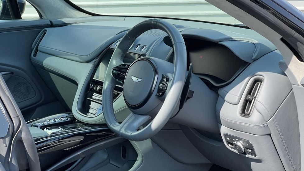 Aston Martin DBX