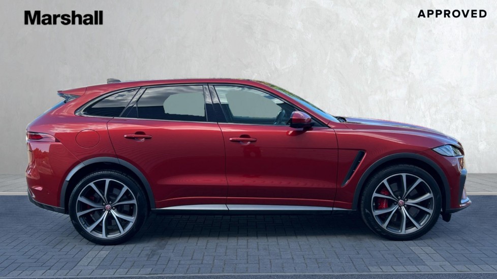 Jaguar F Pace