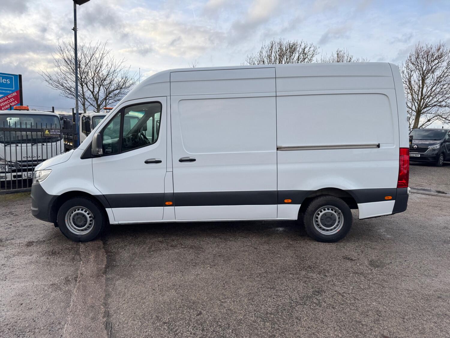 Mercedes Benz Sprinter