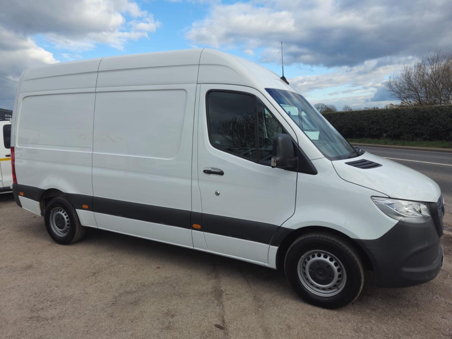 Mercedes Benz Sprinter