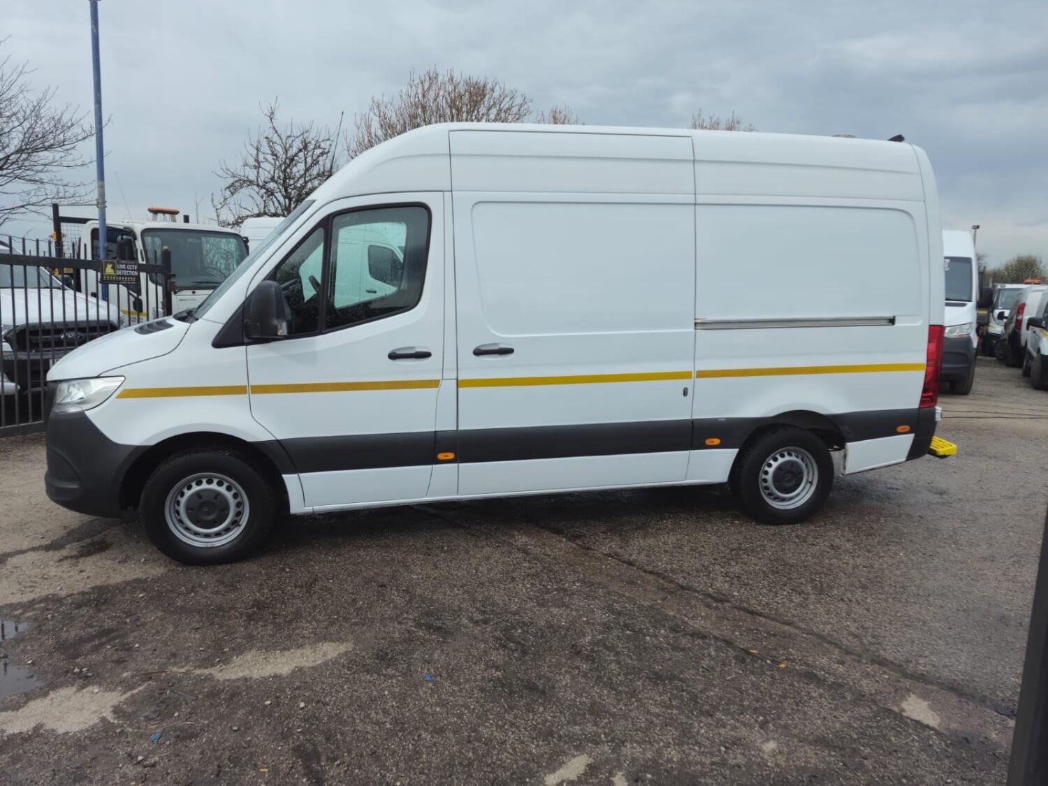 Mercedes Benz Sprinter