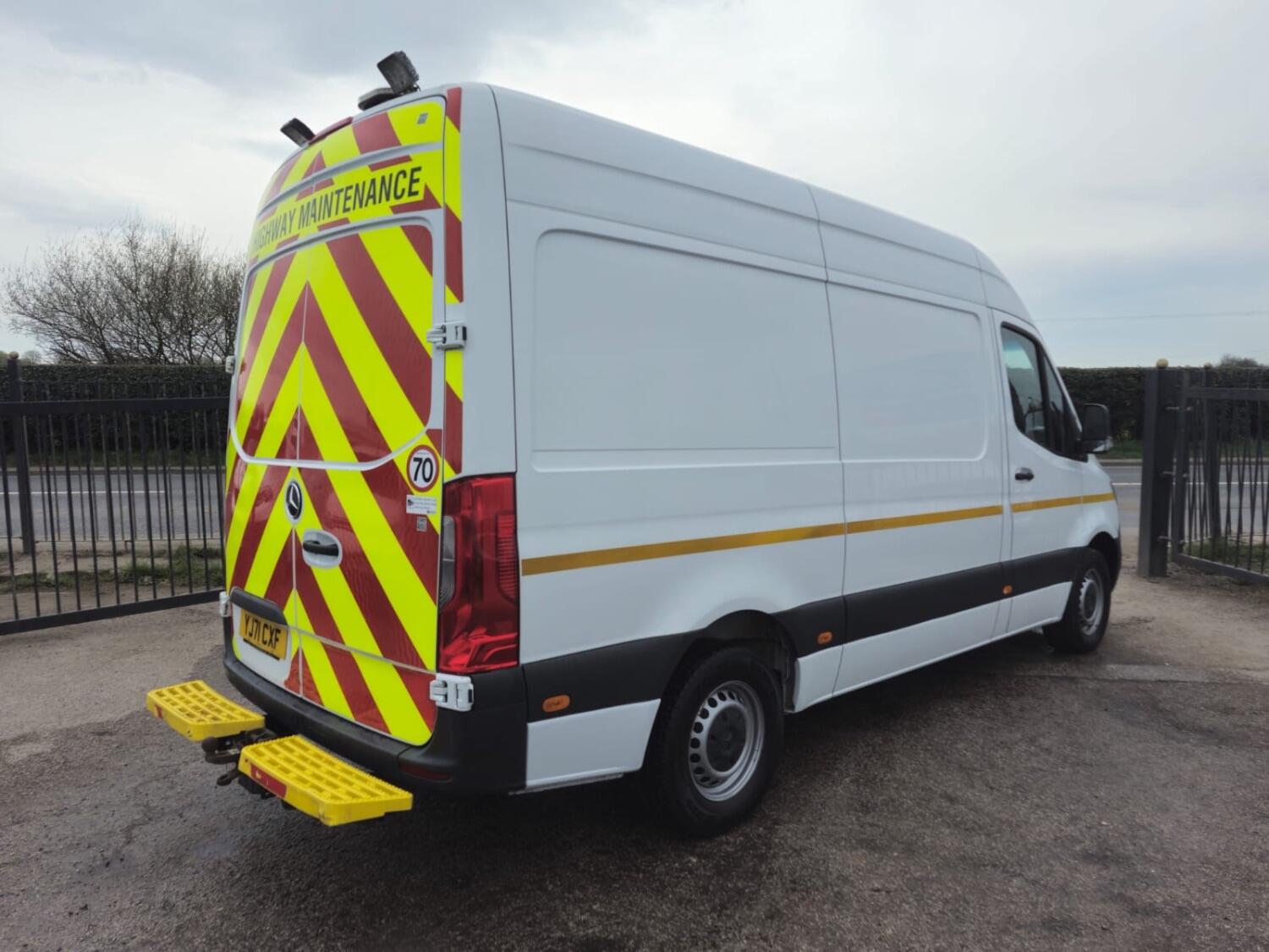 Mercedes Benz Sprinter