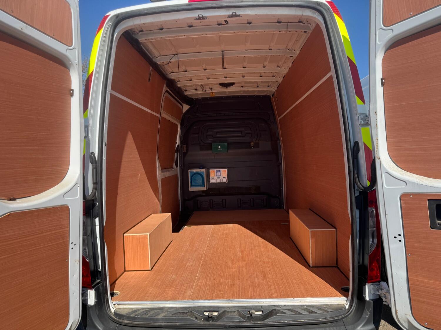 Mercedes Benz Sprinter
