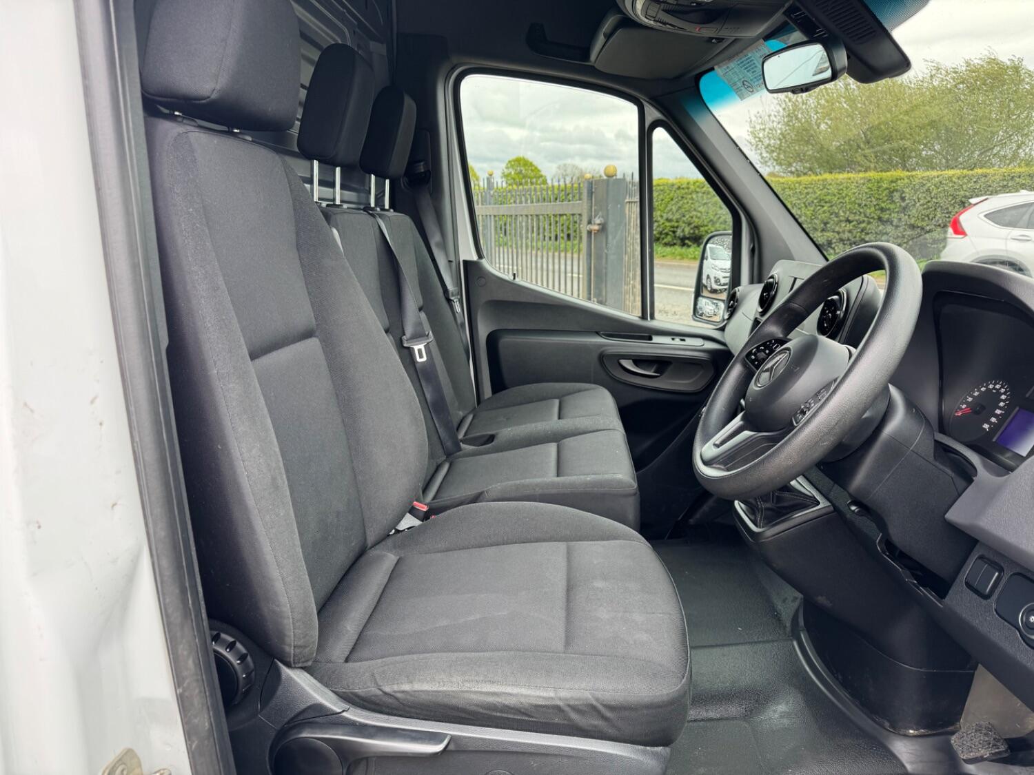 Mercedes Benz Sprinter